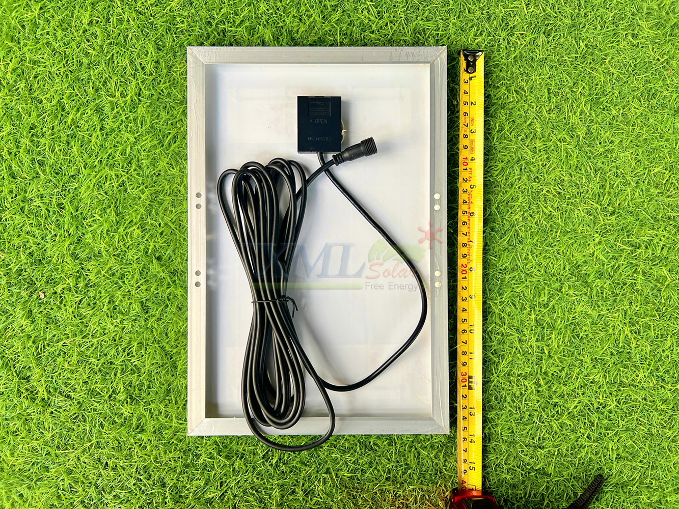 ไฟสปอตไลท์โซล่าเซลล์ 30 Watt กล่องสีน้ำตาล (เปิดได้ 3 แสง)