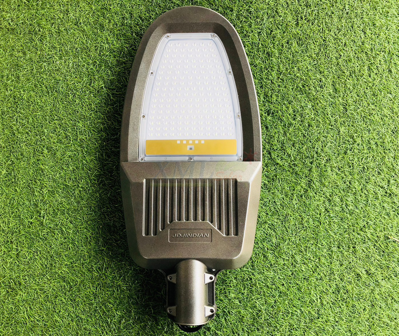 โคมไฟถนนโซล่าเซลล์ รุ่น Ultra แผงแยก 500 W. (แสง : ขาว)