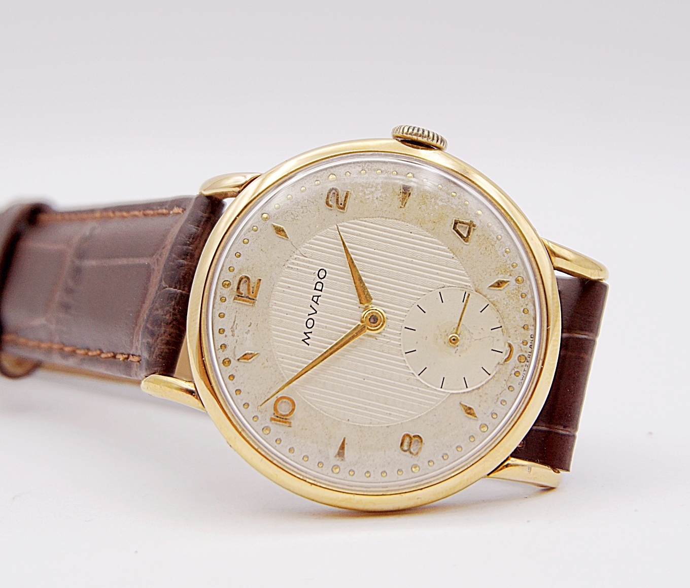 นาฬิกาเก่า MOVADO ไขลานสองเข็มครึ่ง