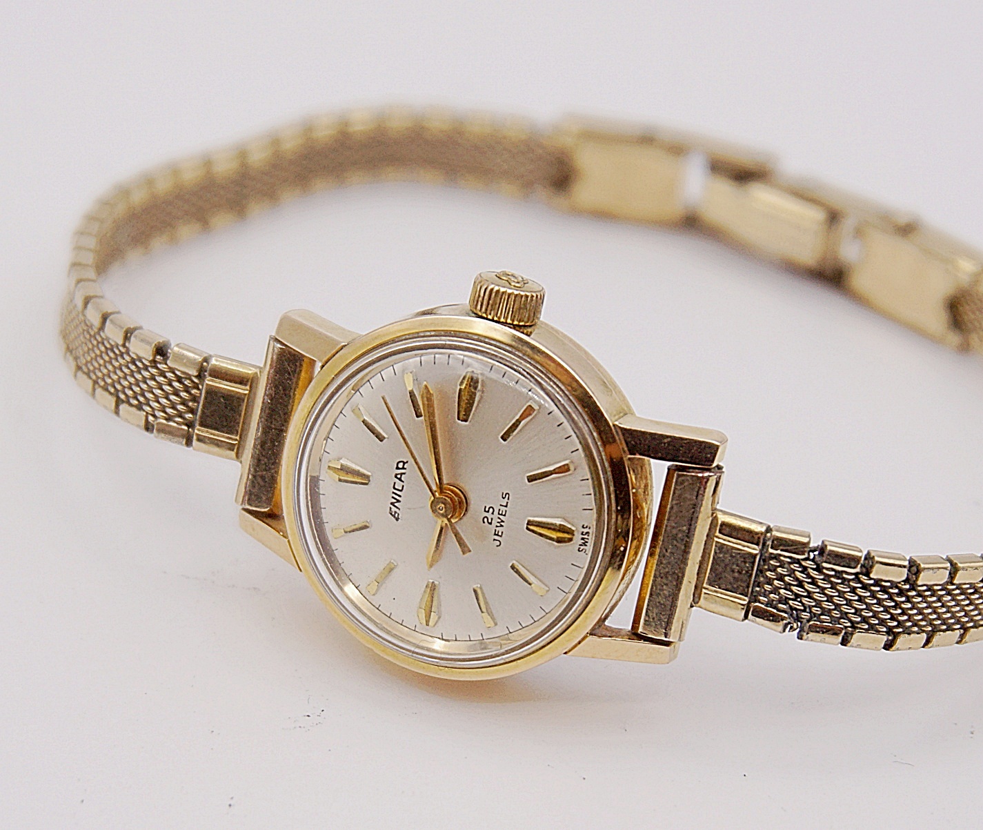 นาฬิกาเก่า ENICAR ไขลาน (สุภาพสตรี)