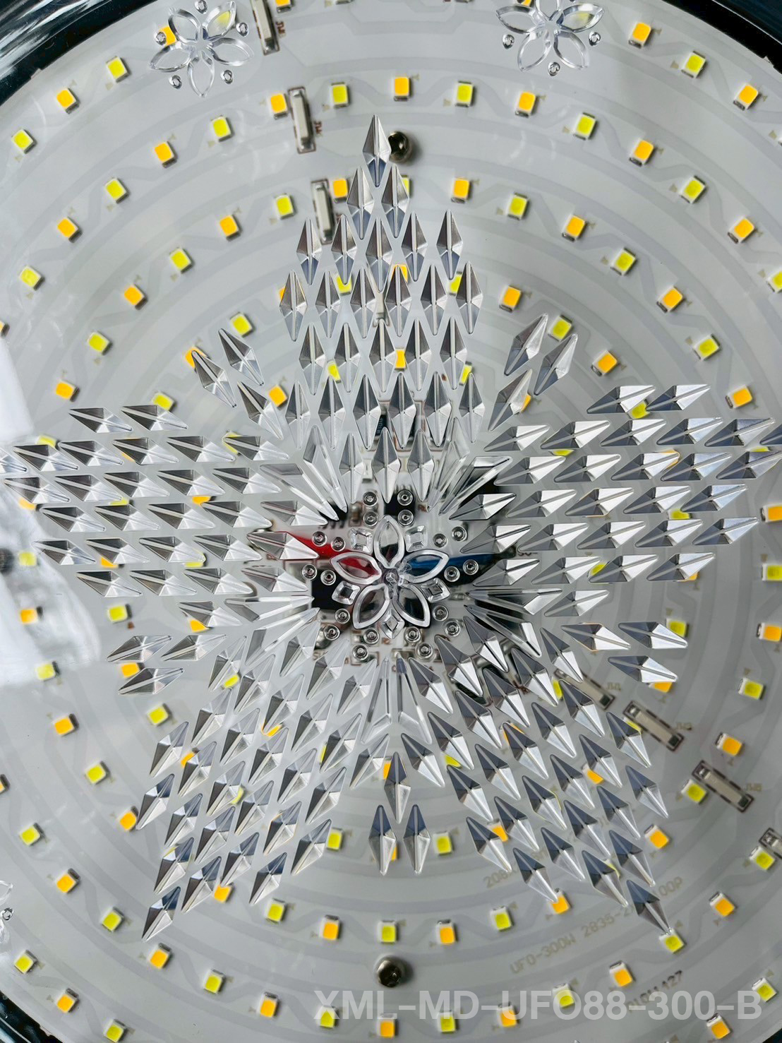 โคมไฟโซล่าเซลล์ ติดเพดาน MD-UFO88 รุ่น B (เปิดได้ 3 แสง)