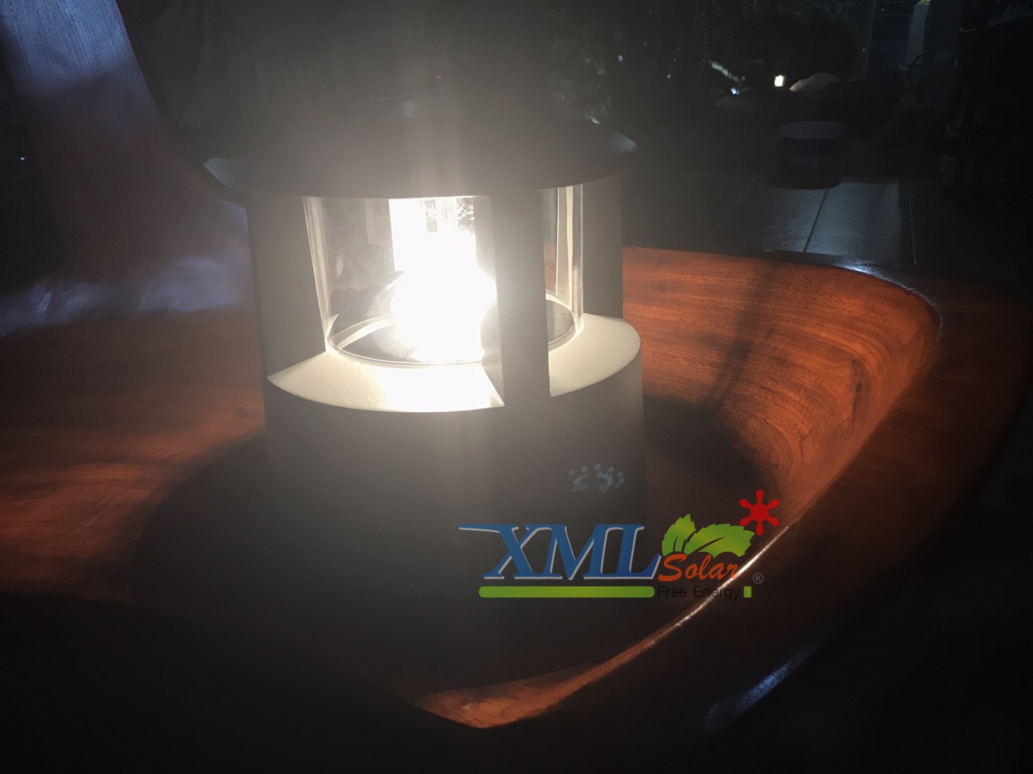 โคมไฟสนามโซล่าเซลล์ ทรง Modern (24 cm.)