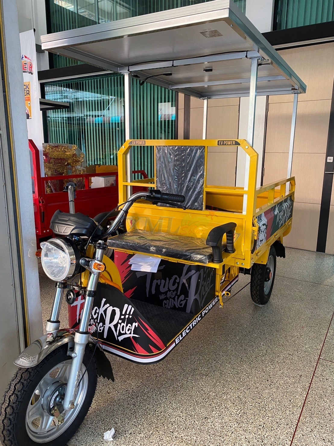 รถกระบะ 3 ล้อ โซล่าเซลล์