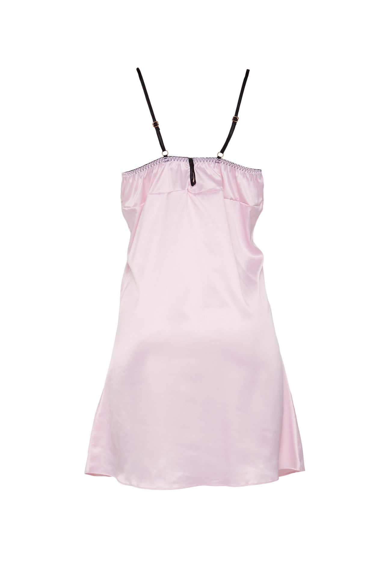 ชุดนอนผ้าซาติน สายเดี่ยว ผ้าเบาใส่สบาย ฟรีไซส์ ราคาส่ง 3 ชิ้น คละแบบได้ชุดละ 450 บาท