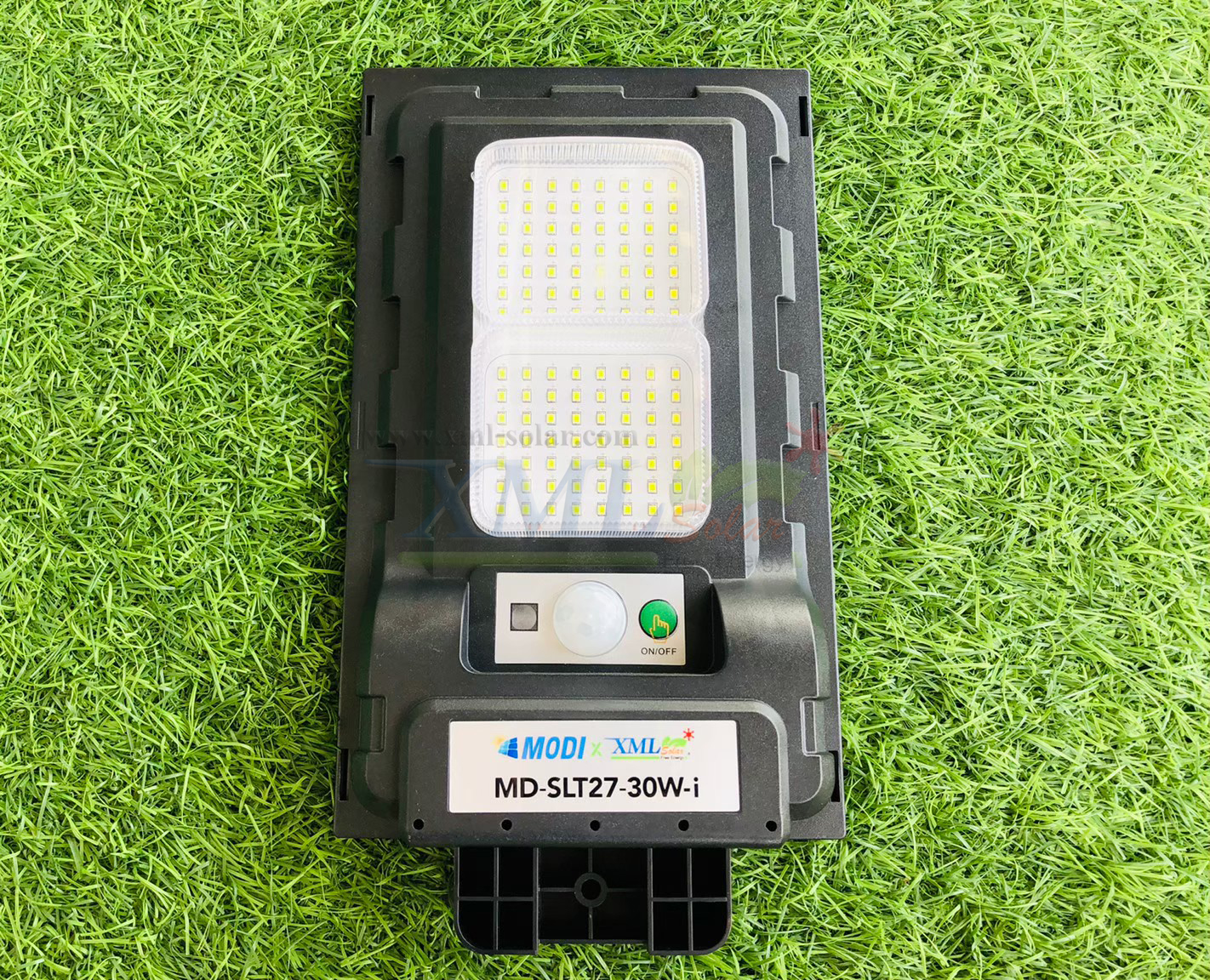ไฟถนนโซล่าเซลล์ รุ่น Modi x XML 30W. (แสง : ขาว)(ขาพลาสติก)(ระบบสว่างค้าง) ของแท้* แบรนด์ MODI XMLSOLAR