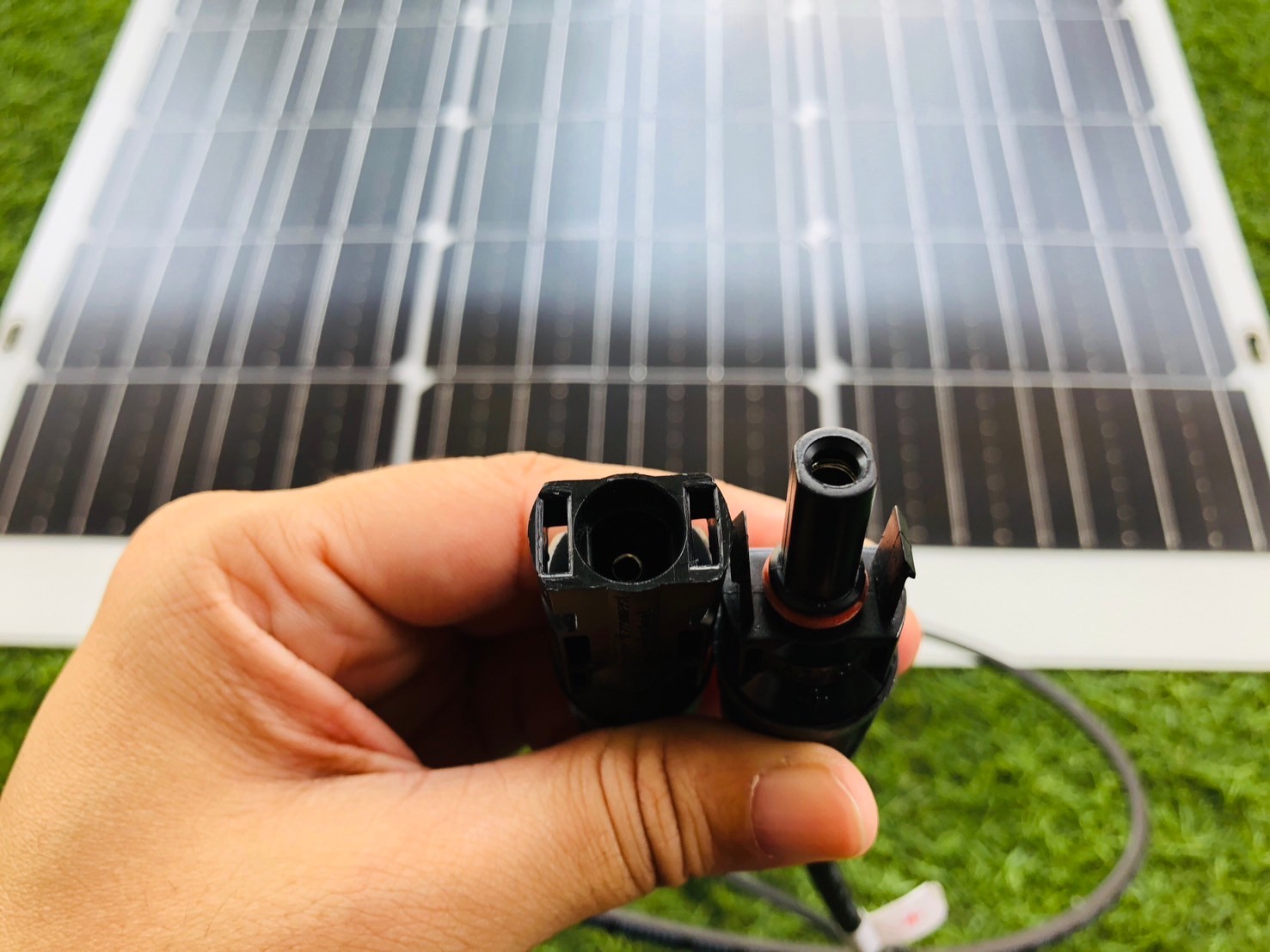 Flexible Solar Panel แผงโซลาร์เซลล์ ชนิดยืดหยุ่น โค้งงอได้