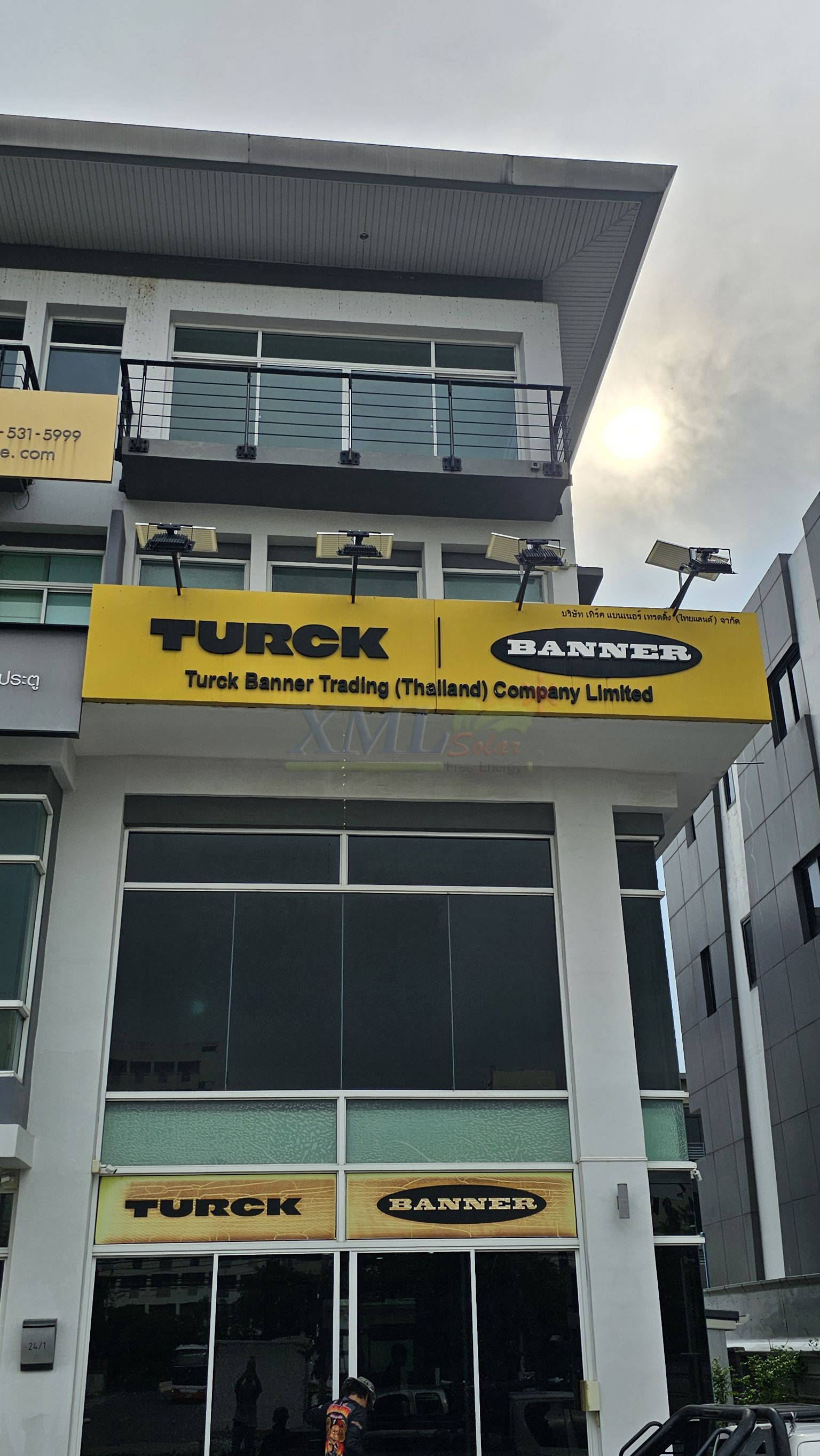 ขายึดส่องป้าย ไซต์กลาง 120 ซม. สำหรับสปอร์ตไลท์ รุ่น PT05-Q