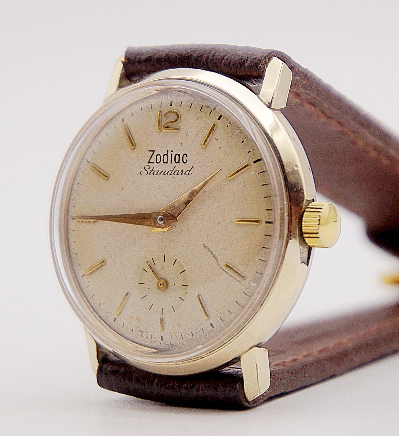 นาฬิกาเก่า ZODIAC ไขลานสองเข็มครึ่ง