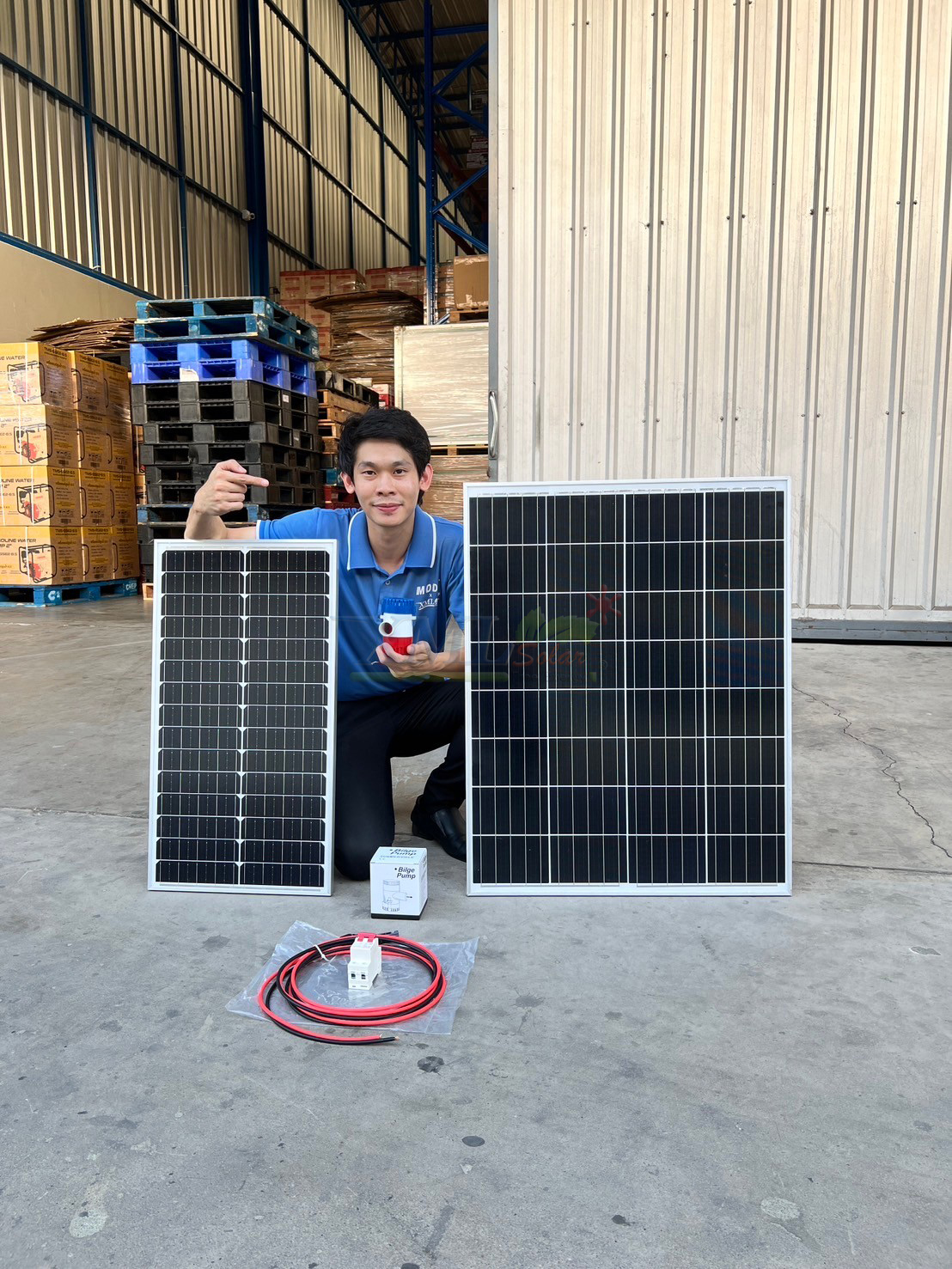 ปั๊ม DC 24 V (ปั๊มสีน้ำเงินเเดง) พร้อม เเผงโซล่าเซลล์ โค้งงอได้ 120W