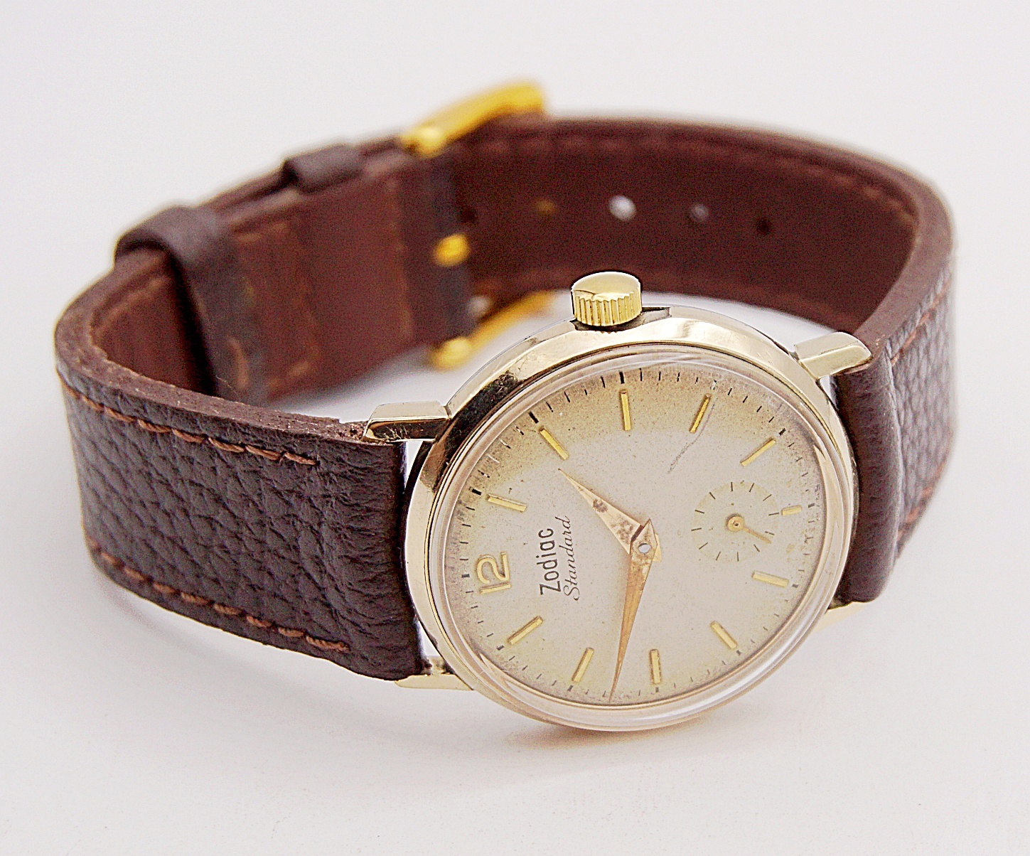 นาฬิกาเก่า ZODIAC ไขลานสองเข็มครึ่ง
