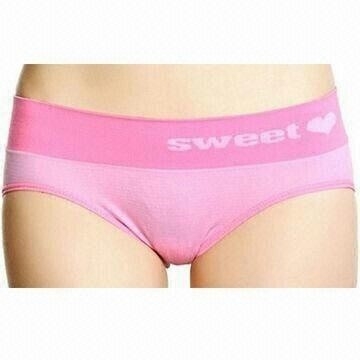 กางเกงในSweet ผ้านิ่ม สวมใส่สบายไม่อึดอัด ซักง่าย มี 5 สี เหลือง ชมพู โอรส บานเย็น เขียว ฟรีไซส์ ส่ง 3 ชิ้น คละแบบได้ค่ะ 85
