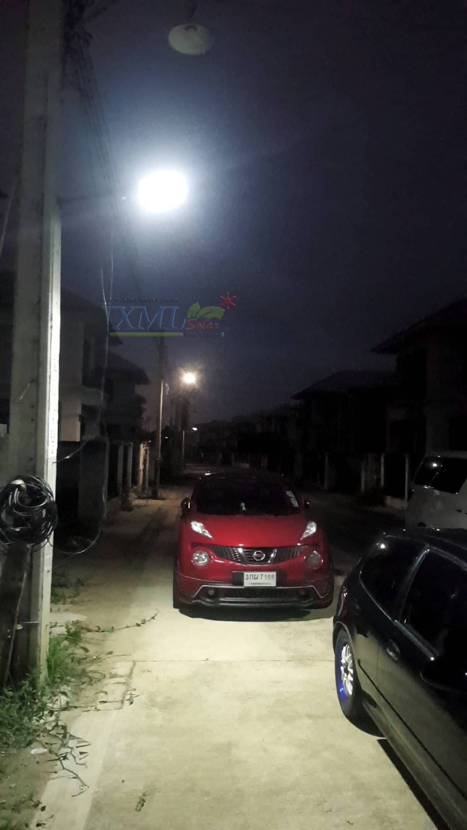 โคมไฟถนนโซล่าเซลล์ XML-Solar 200W (แสง : ขาว)(สว่างค้าง)