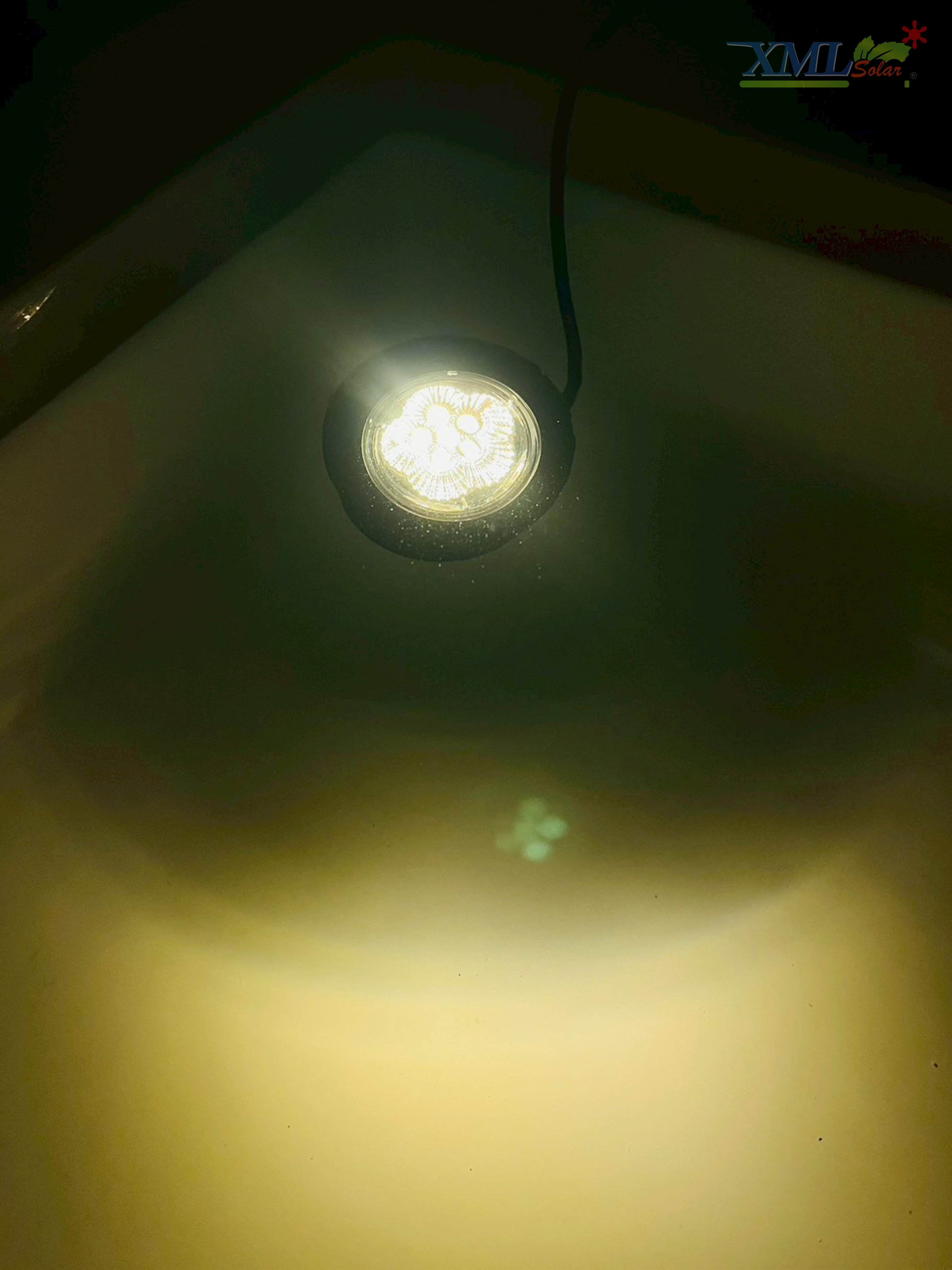 ไฟโซล่าเซลล์ส่องใต้น้ำ 6 LED รุ่น 1 หัว XML-F07