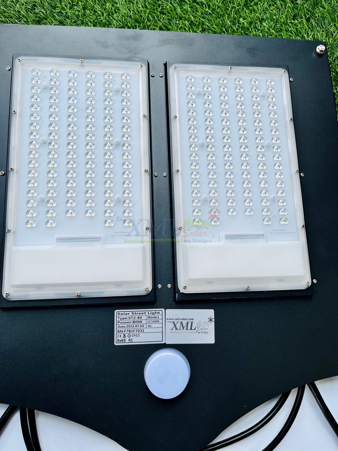 โคมไฟถนนโซล่าเซลล์ ST2-80 (แสง : ขาว)