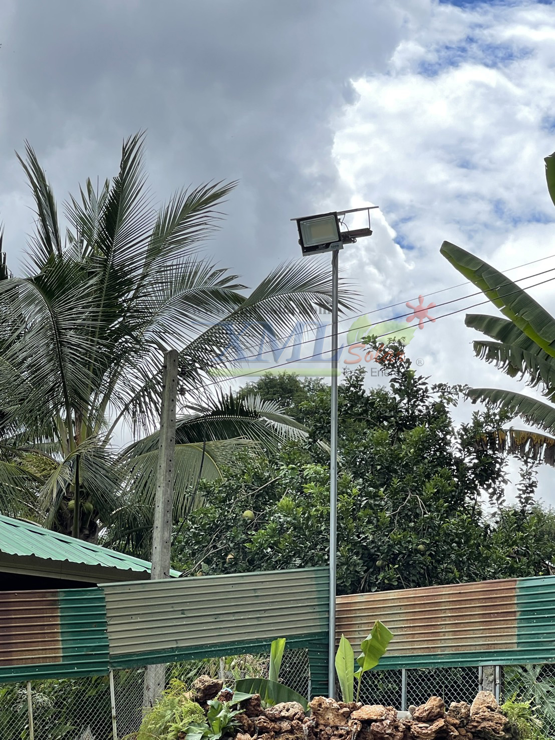 ไฟสปอตไลท์โซล่าเซลล์ 500 Watt กล่องสีน้ำตาล (เปิดได้ 3 แสง)