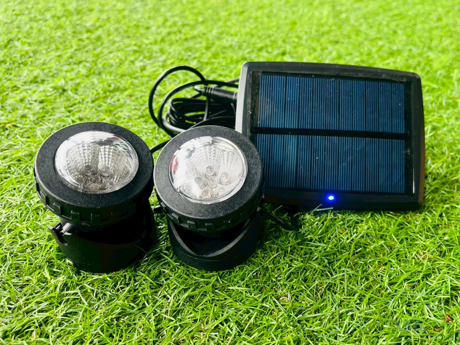 ไฟโซล่าเซลล์ส่องใต้น้ำ 6 LED รุ่น 2 หัว