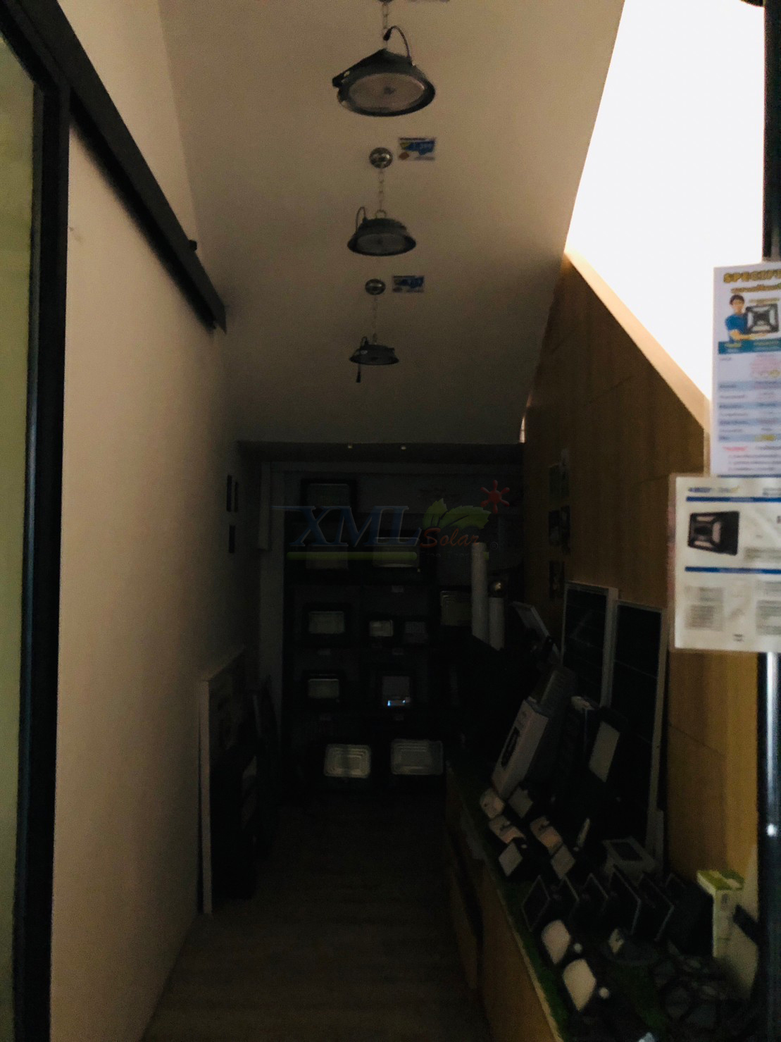 ไฟสปอตไลท์โซล่าเซลล์ 180 W รุ่น MD-PT01 (เเสง : ขาว)