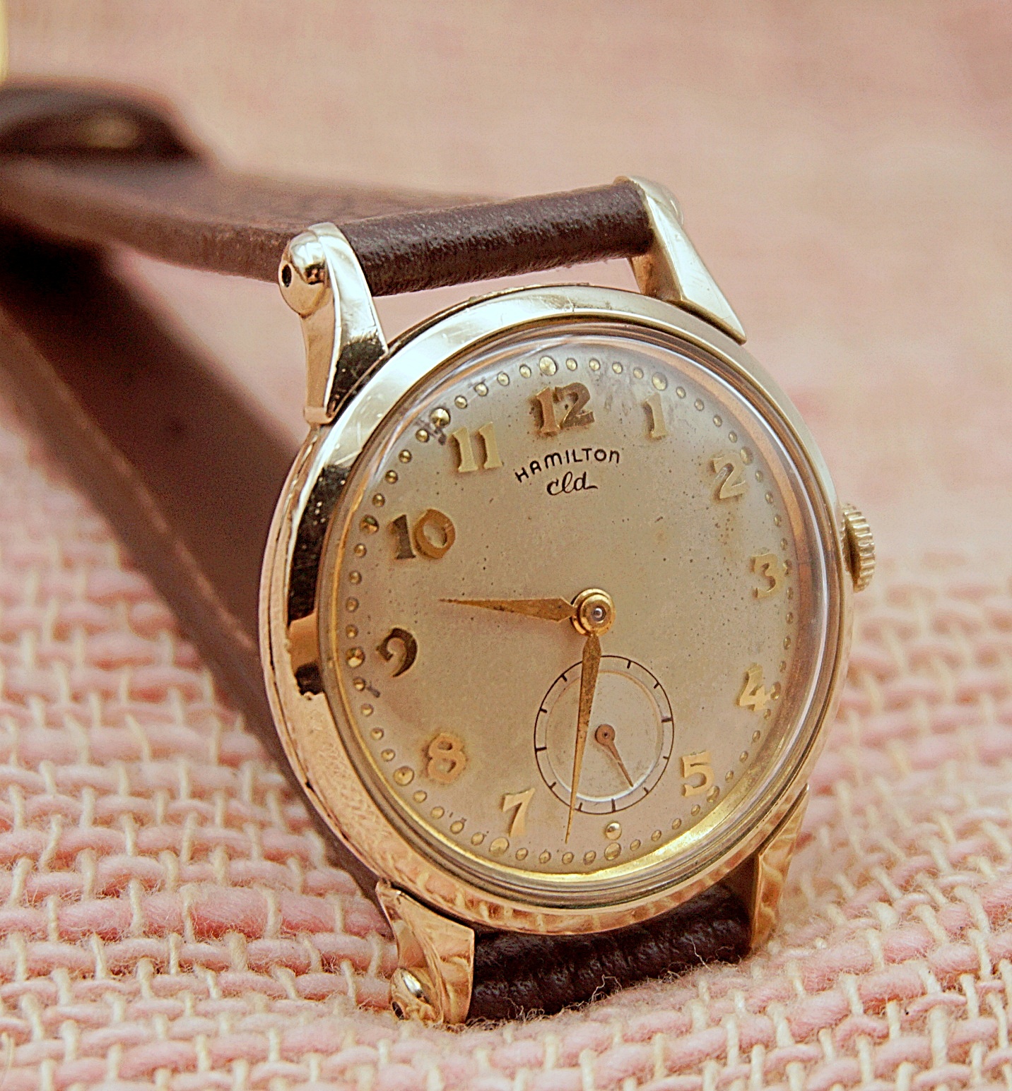 นาฬิกาเก่า HAMILTON ไขลานสองเข็มครึ่ง