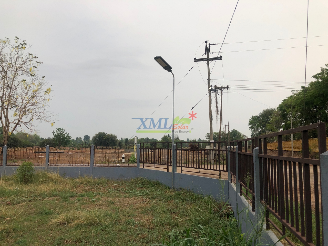 โคมไฟถนนโซล่าเซลล์ Modi x XML รุ่น MD-SLT17-400W (แสง : ขาว)(Motion sensor + สว่างค้าง)