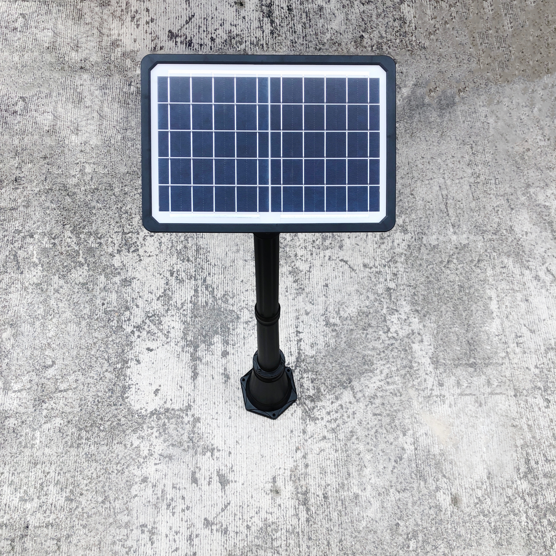 โคมไฟสนามโซล่าเซลล์ รุ่น solar bee (550 lm.) (แสง: ขาว)