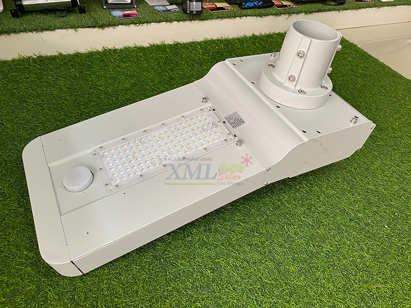 โคมไฟถนนอัจฉริยะ โซล่าเซลล์ 150 Watt Monocrystalline (แสง ขาว)