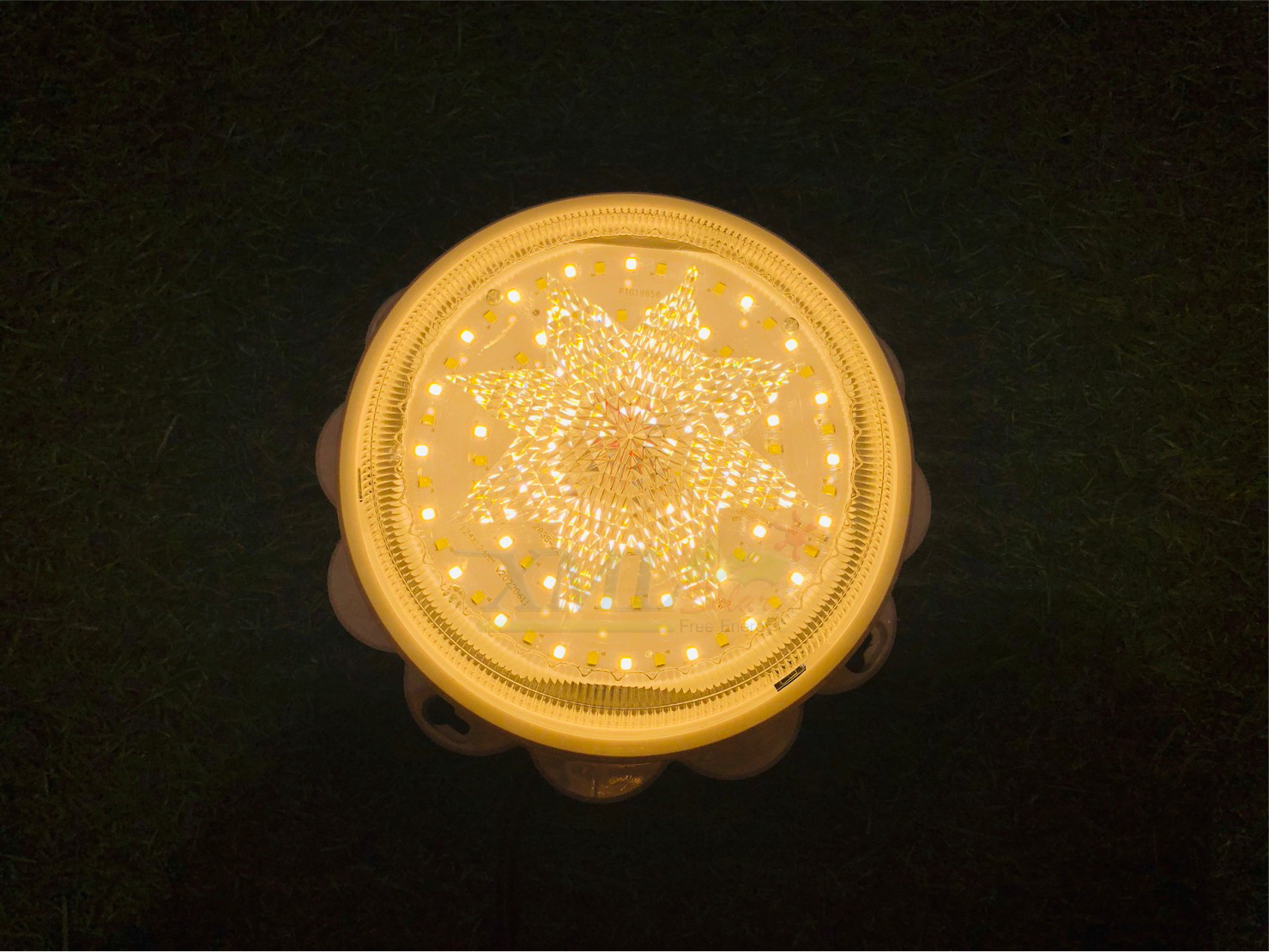 โคมไฟโซล่าเซลล์ ติดเพดาน รุ่น SCL06 (เปิดได้ 3 แสง)