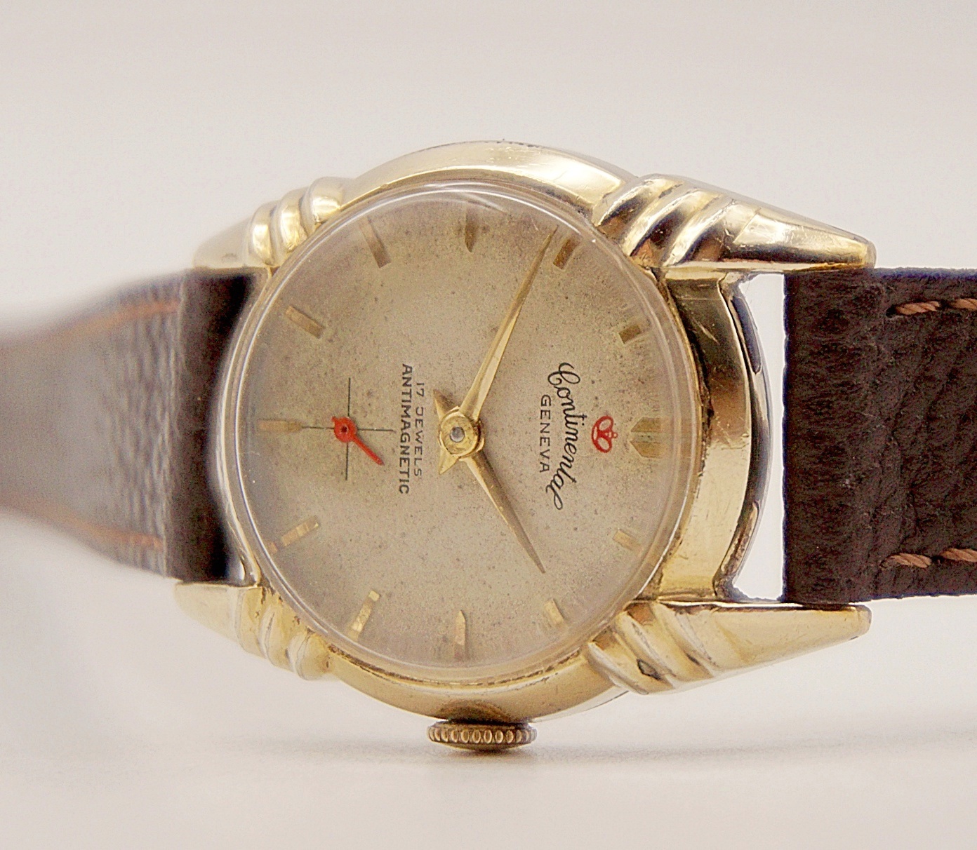 นาฬิกาเก่า CONTINENTAL ไขลานสองเข็มครึ่ง