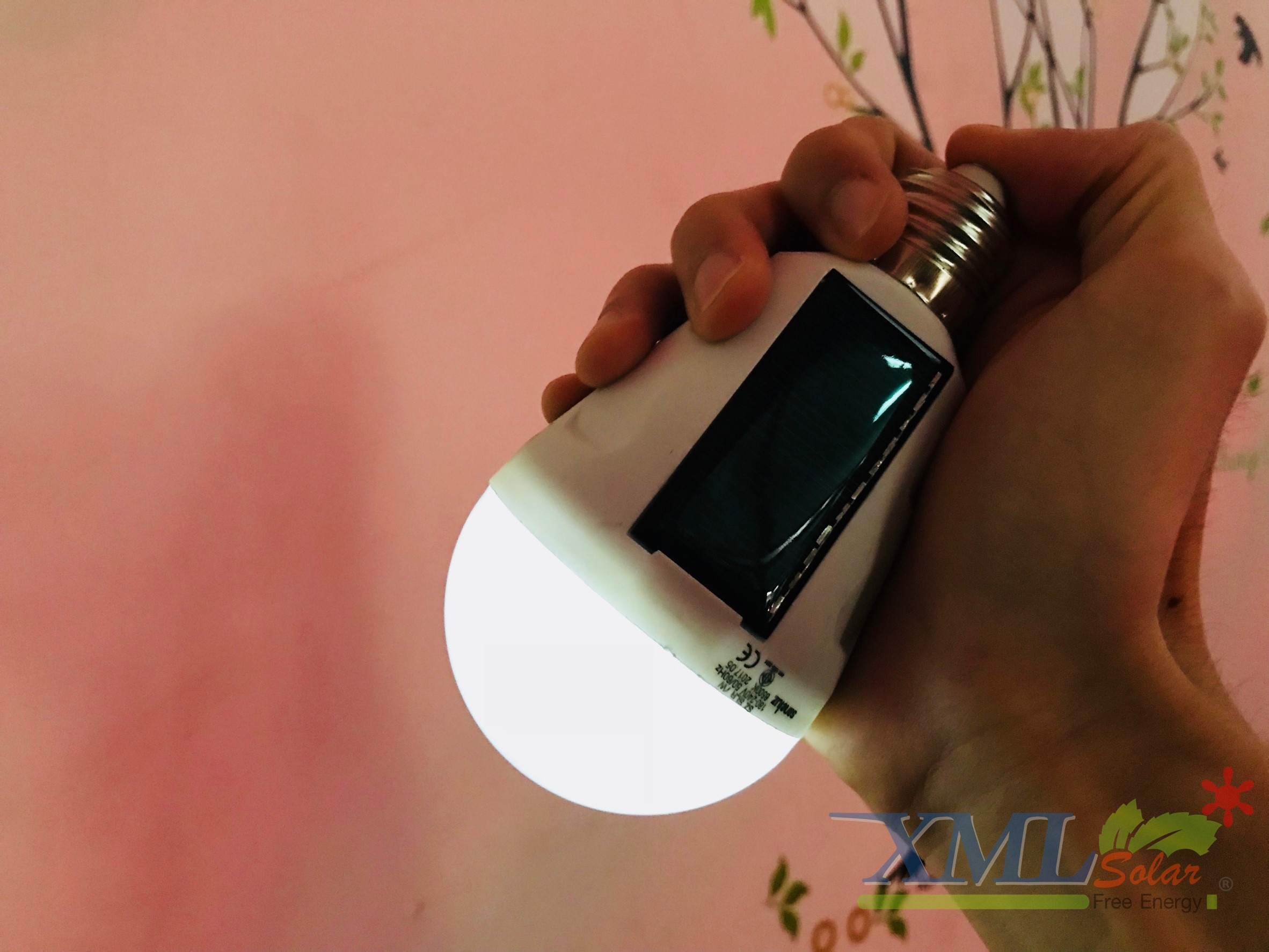 หลอดไฟโซล่าเซลล์ LED solar emergency BULB 12W รุ่นใหม่ (แสง : ขาว)