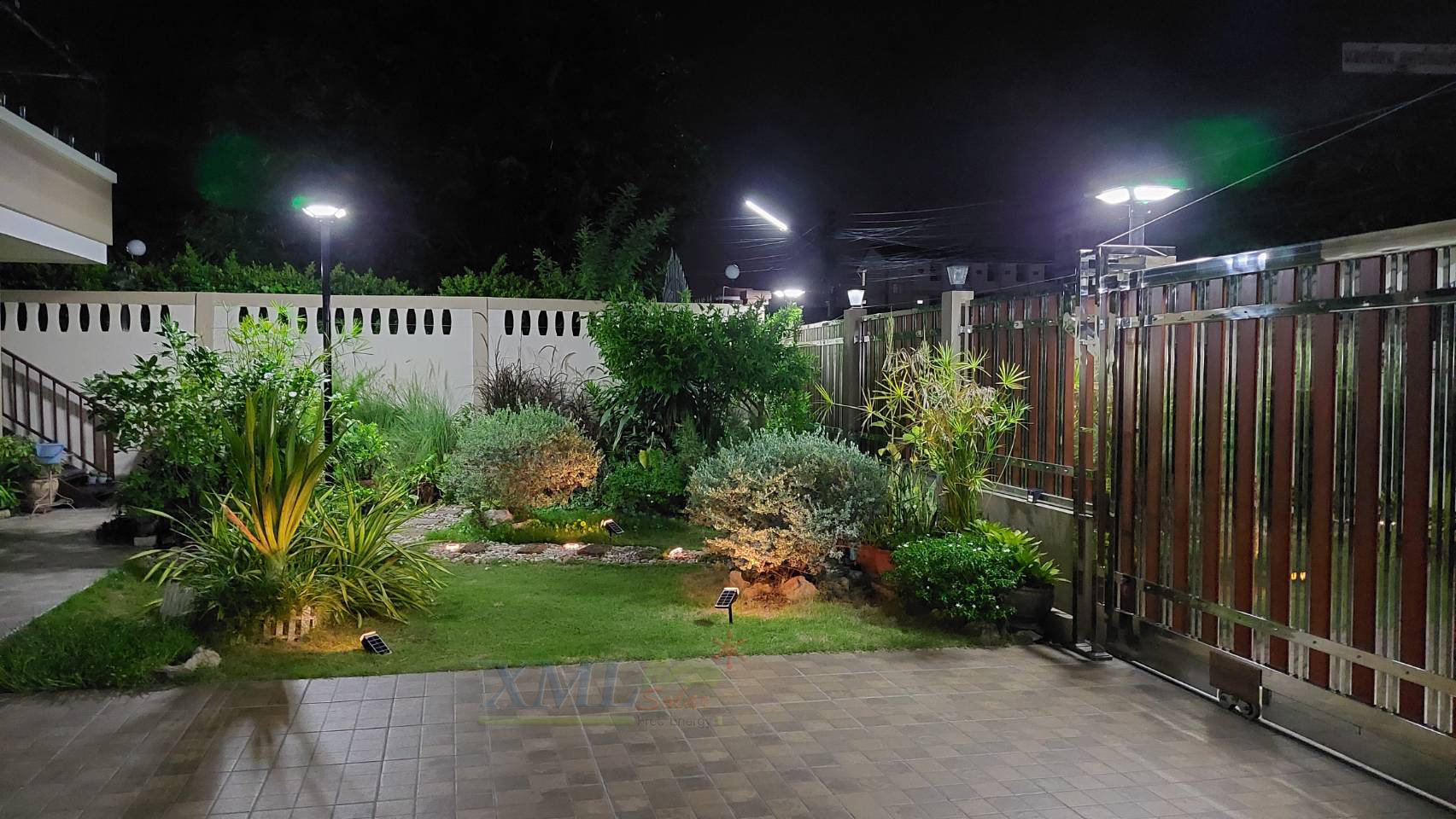 เสาไฟสนาม เหล็กพ่นสีดำ (ปลาย 3 นิ้ว)