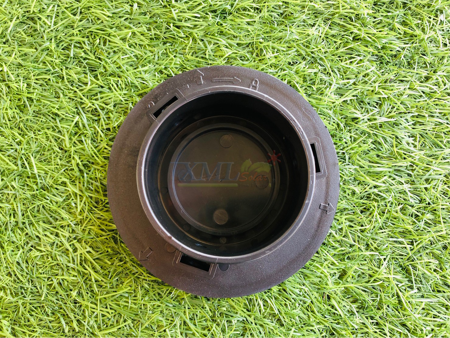 ชุดเสาพร้อมโคม SET A (โคมไฟโซล่าเซลล์ UFO SLT39-300W + เสาเหล็กดำสูง 2.82 เมตร)(แสงขาว)