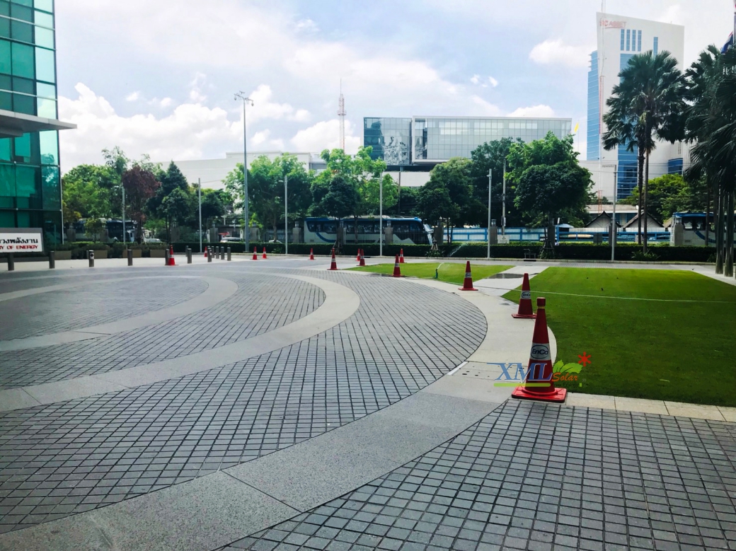 ไฟเตือนกรวยจราจร ฉุกเฉิน พลังงานเเสงอาทิตย์ (เเสง : สีเเดง)