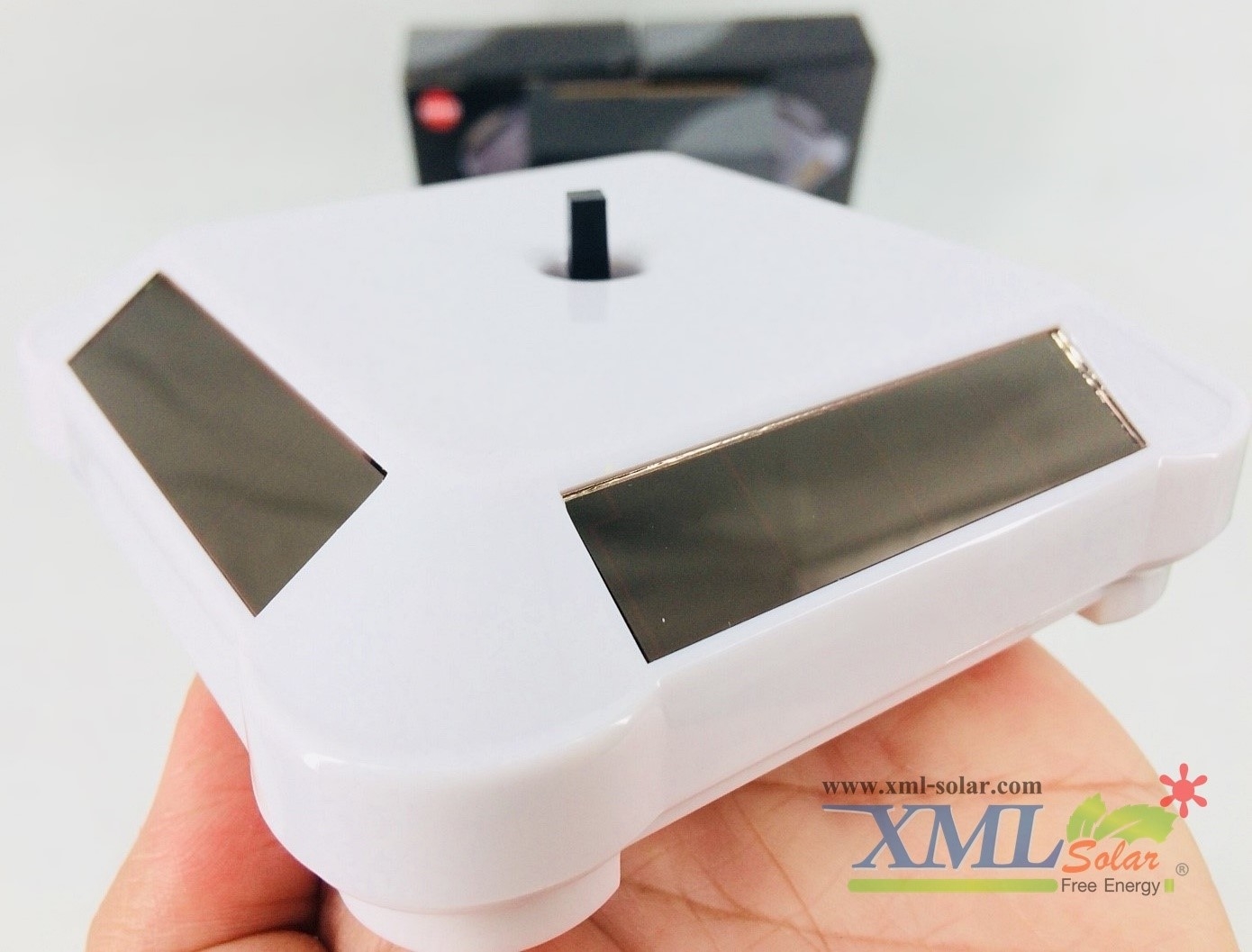 ตัวหมุนโชว์อเนกประสงค์ โซล่าเซลล์ ทรง classic (สี:ขาว)