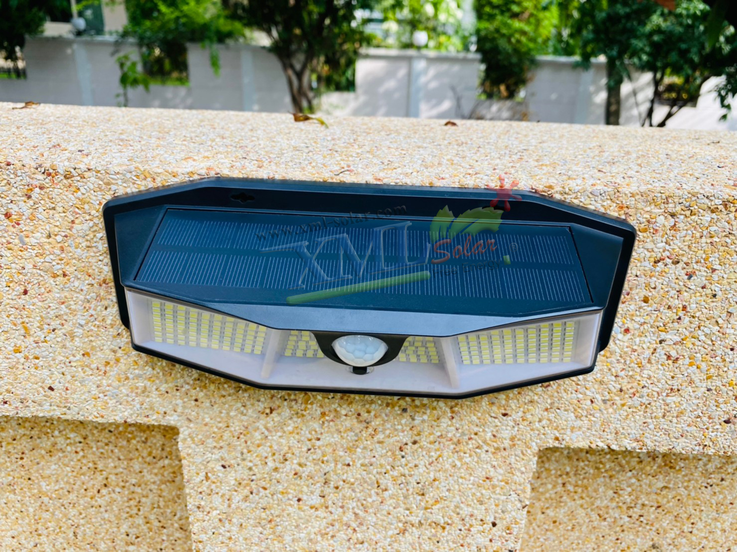 โคมไฟโซล่าเซลล์ติดผนัง รุ่น 308 LED + Motion (เเสง : เหลืองวอมไวท์)