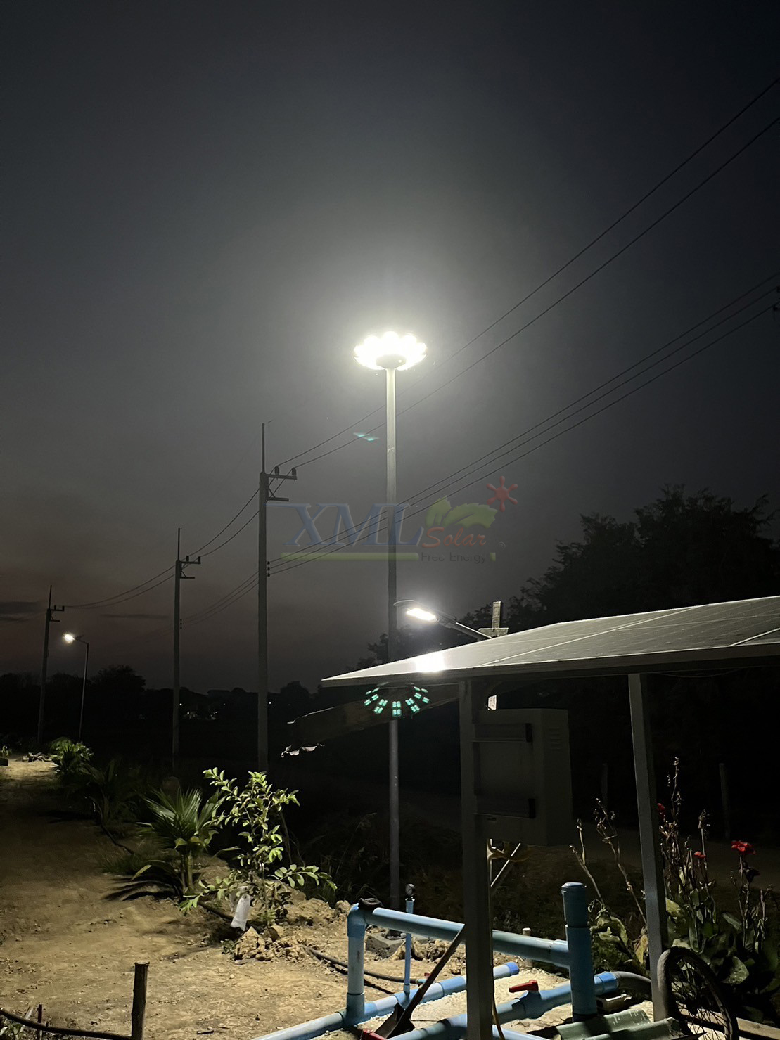 โคมไฟโซล่าเซลล์ UFO ทรงกลม (ขนาดใหญ่สุด 75 ซม.) (เปิดได้ 3 แสง) รุ่น MD-SLT38-500W