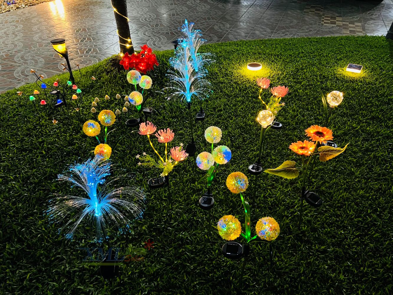 ไฟปักสนามโซล่าเซลล์ ทรงแมงกะพรุน (แสง : หลากสี)(1 แถม 1)