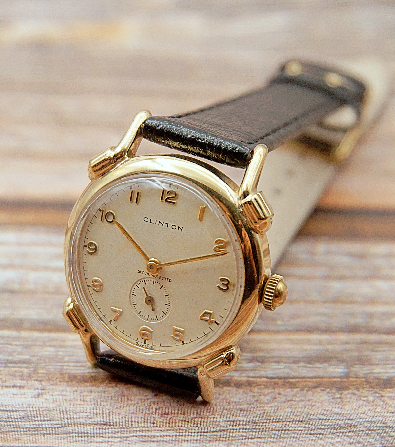 นาฬิกาเก่า CLINTON ไขลานสองเข็มครึ่ง