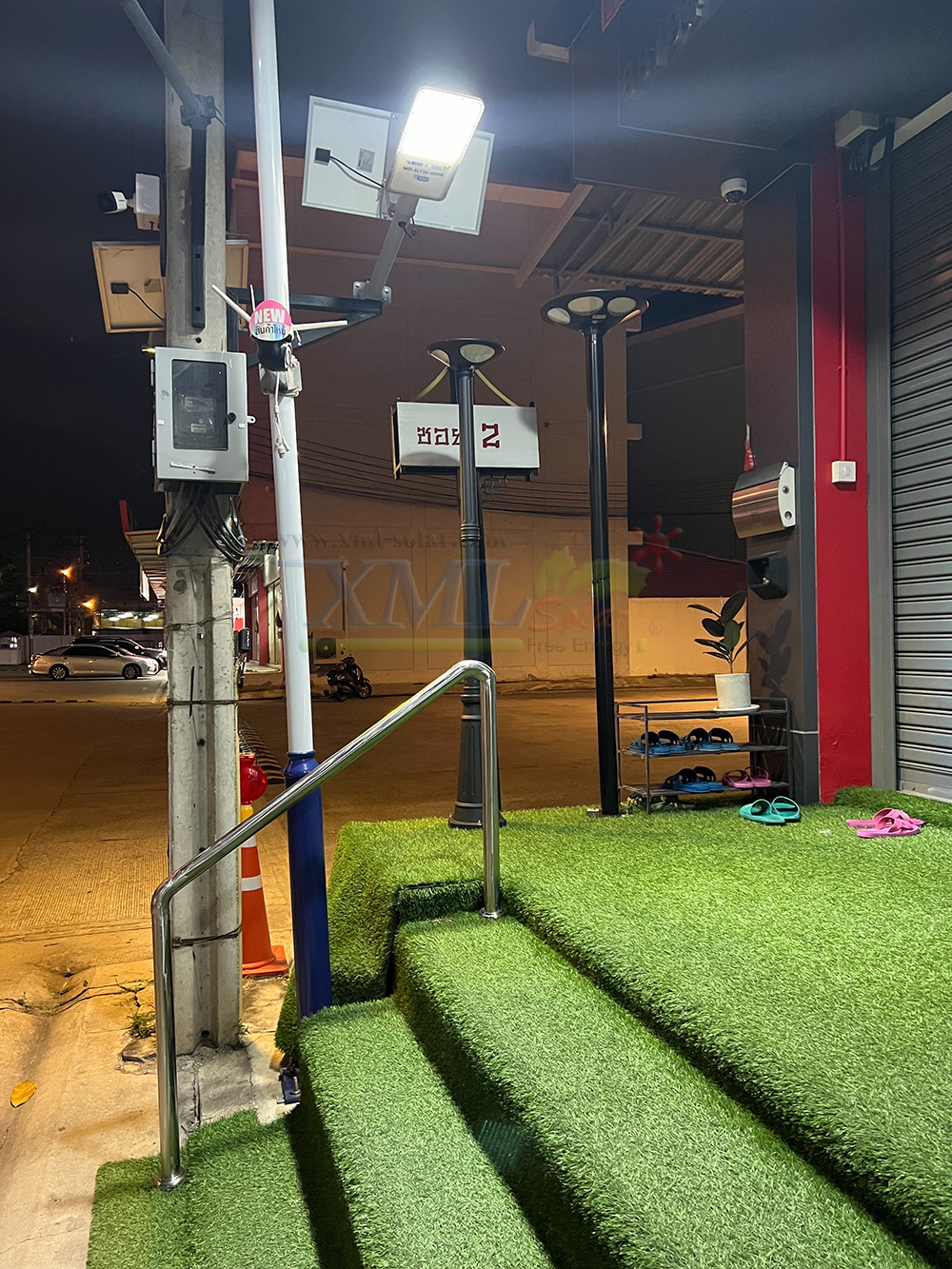 โคมไฟถนนโซล่าเซลล์ 400W รุ่น MD-SLT30-400W (แสง : ขาว)