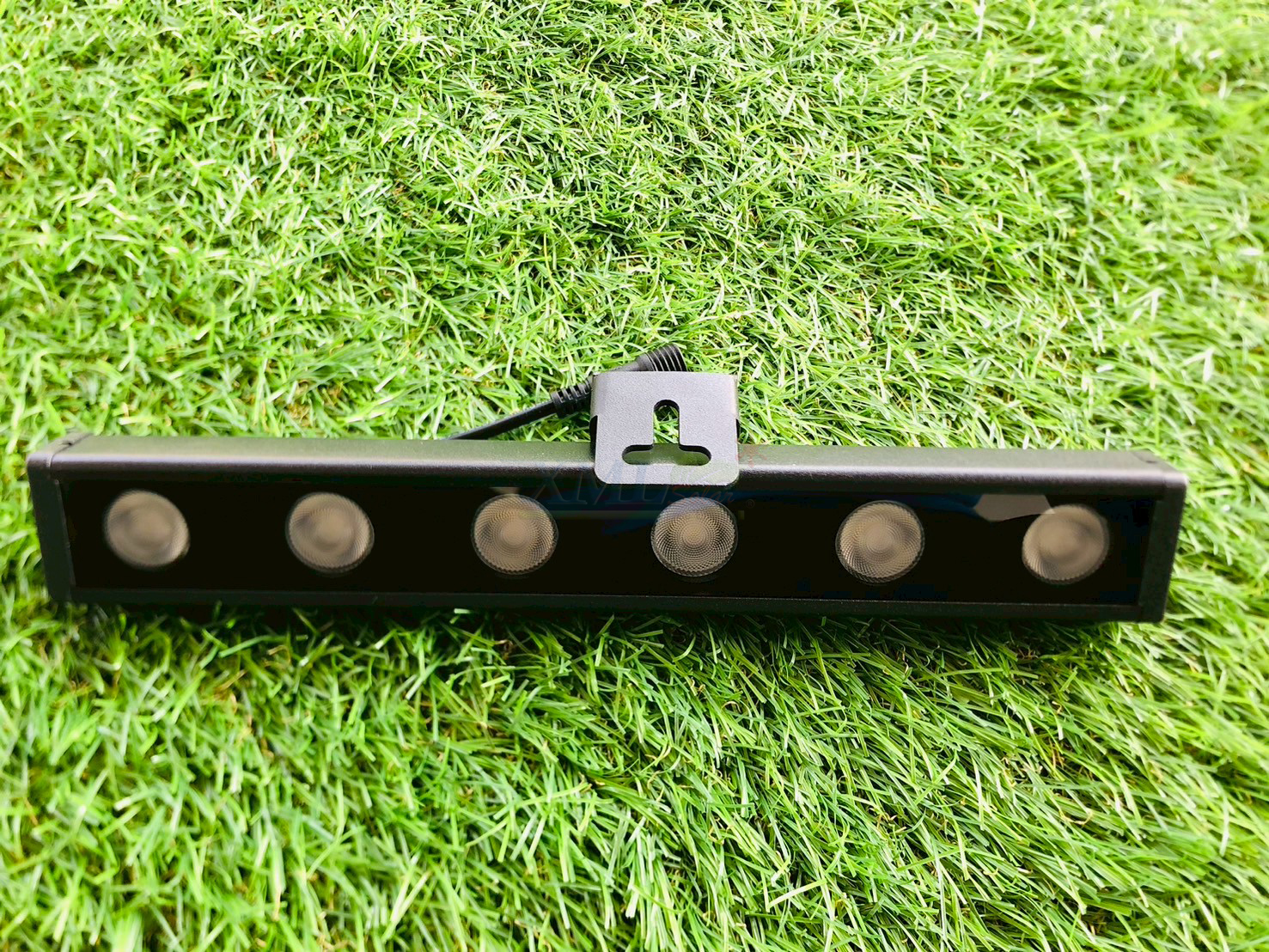 สปอร์ตไลท์โซล่าเซลล์ รุ่น MD-SPT-6 (แสง : ขาว)