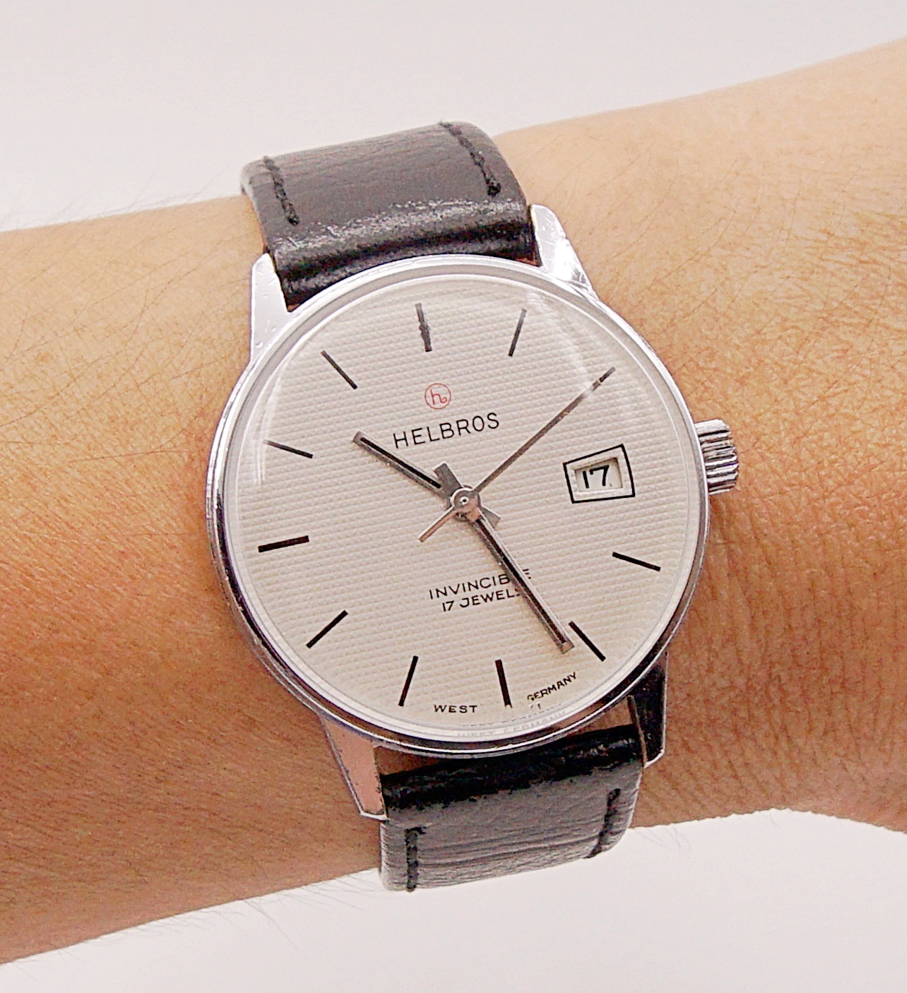นาฬิกาเก่า HELBROS ไขลาน