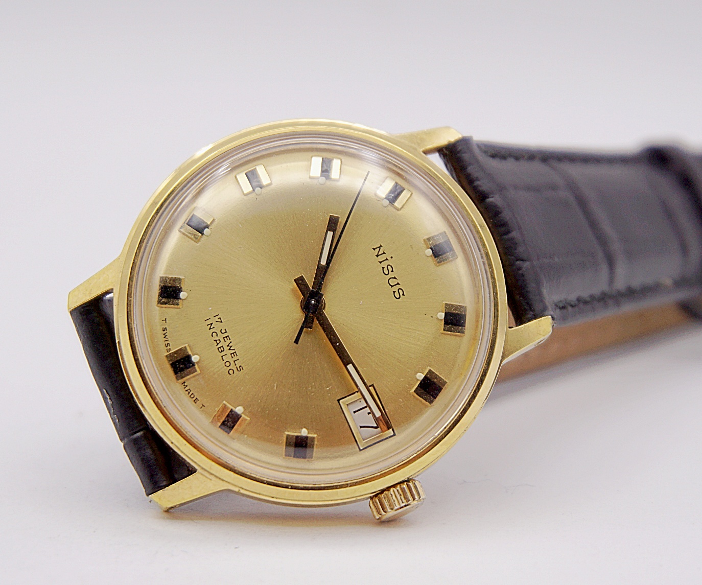 นาฬิกาเก่า NISUS ไขลาน