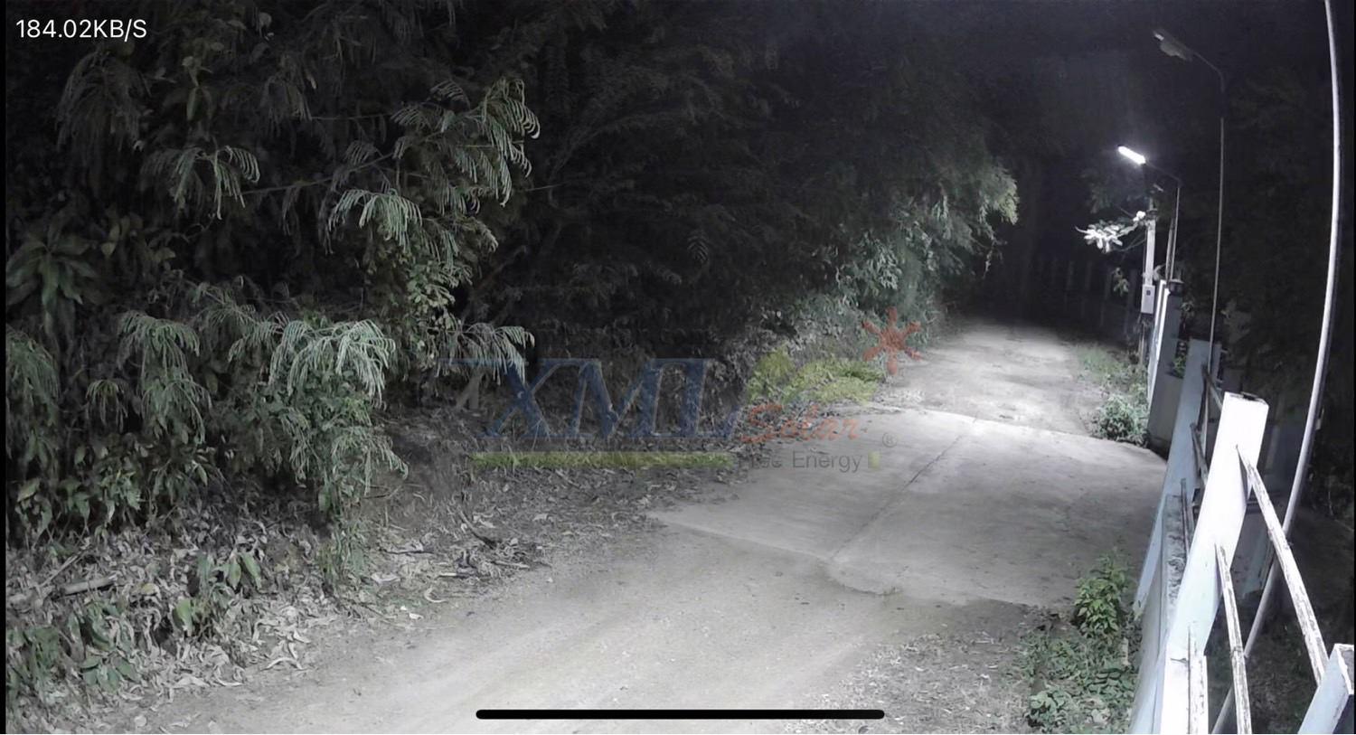 โคมไฟถนนโซล่าเซลล์ XML-Solar 200W (แสง : ขาว)(สว่างค้าง)