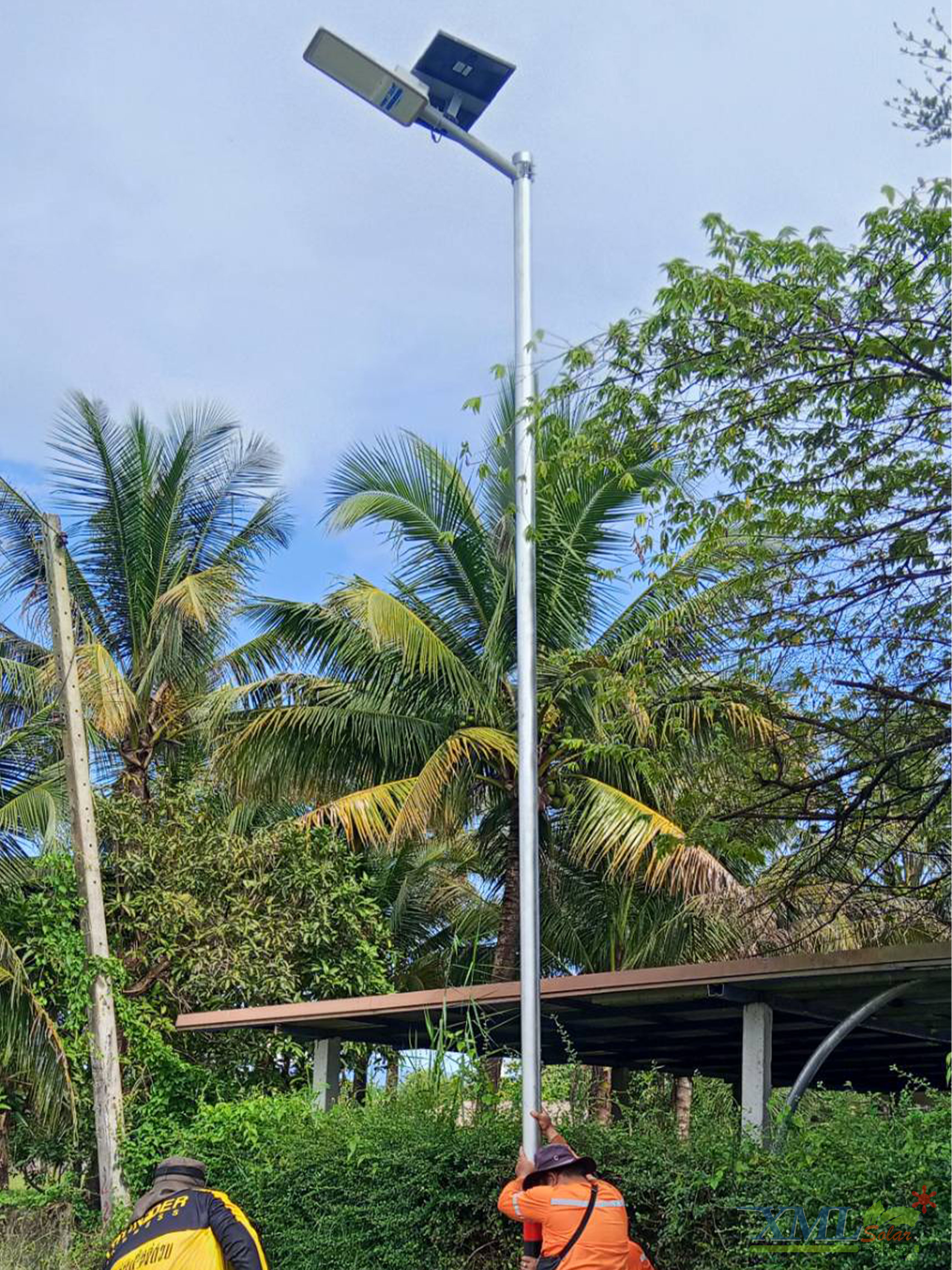 โคมไฟถนนโซล่าเซลล์ 600W รุ่น MD-SLT30-600W (แสง : ขาว)