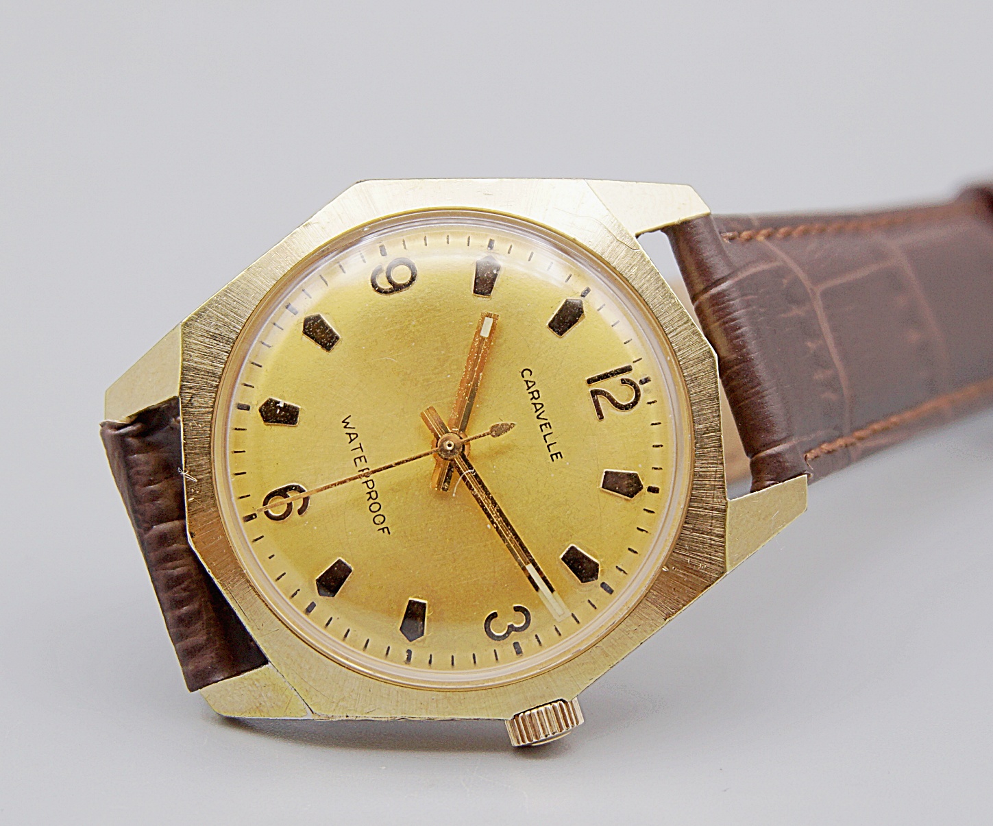 นาฬิกาเก่า CARAVELLE ไขลาน