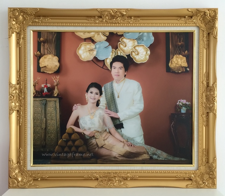 กรอบรูปใส่ภาพชุดไทย