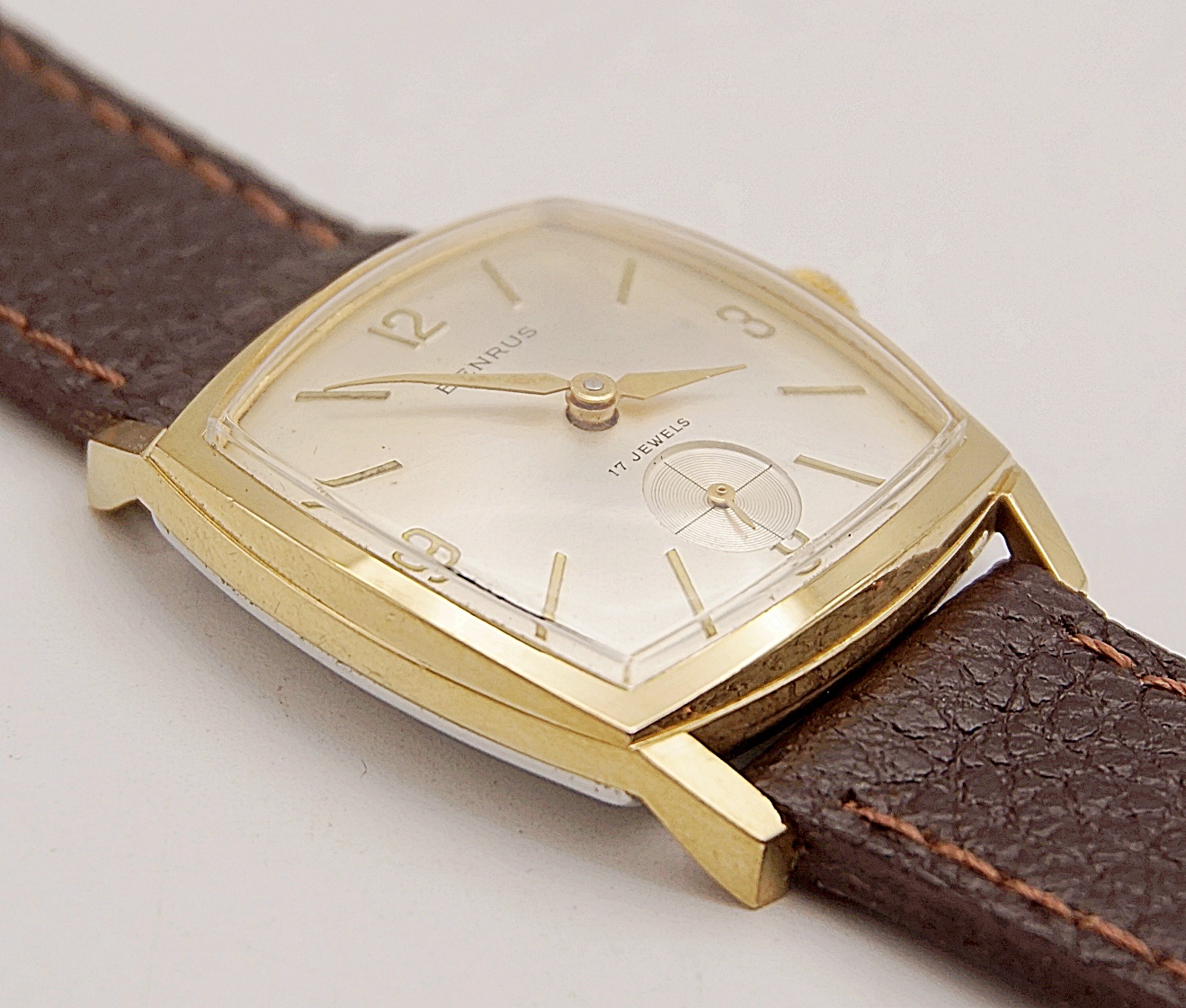 นาฬิกาเก่า BENRUS ไขลานสองเข็มครึ่ง