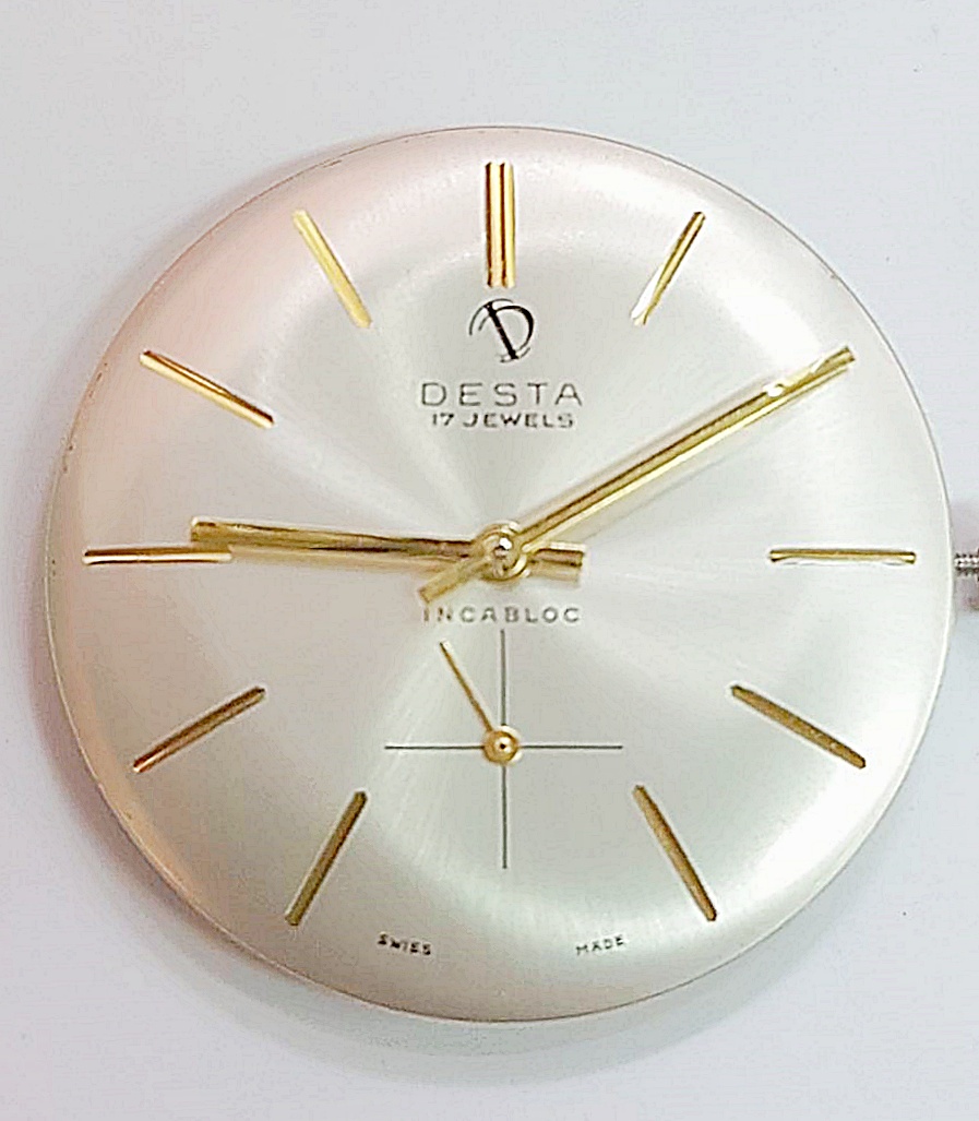 นาฬิกาเก่า DESTA ไขลานสองเข็มครึ่ง