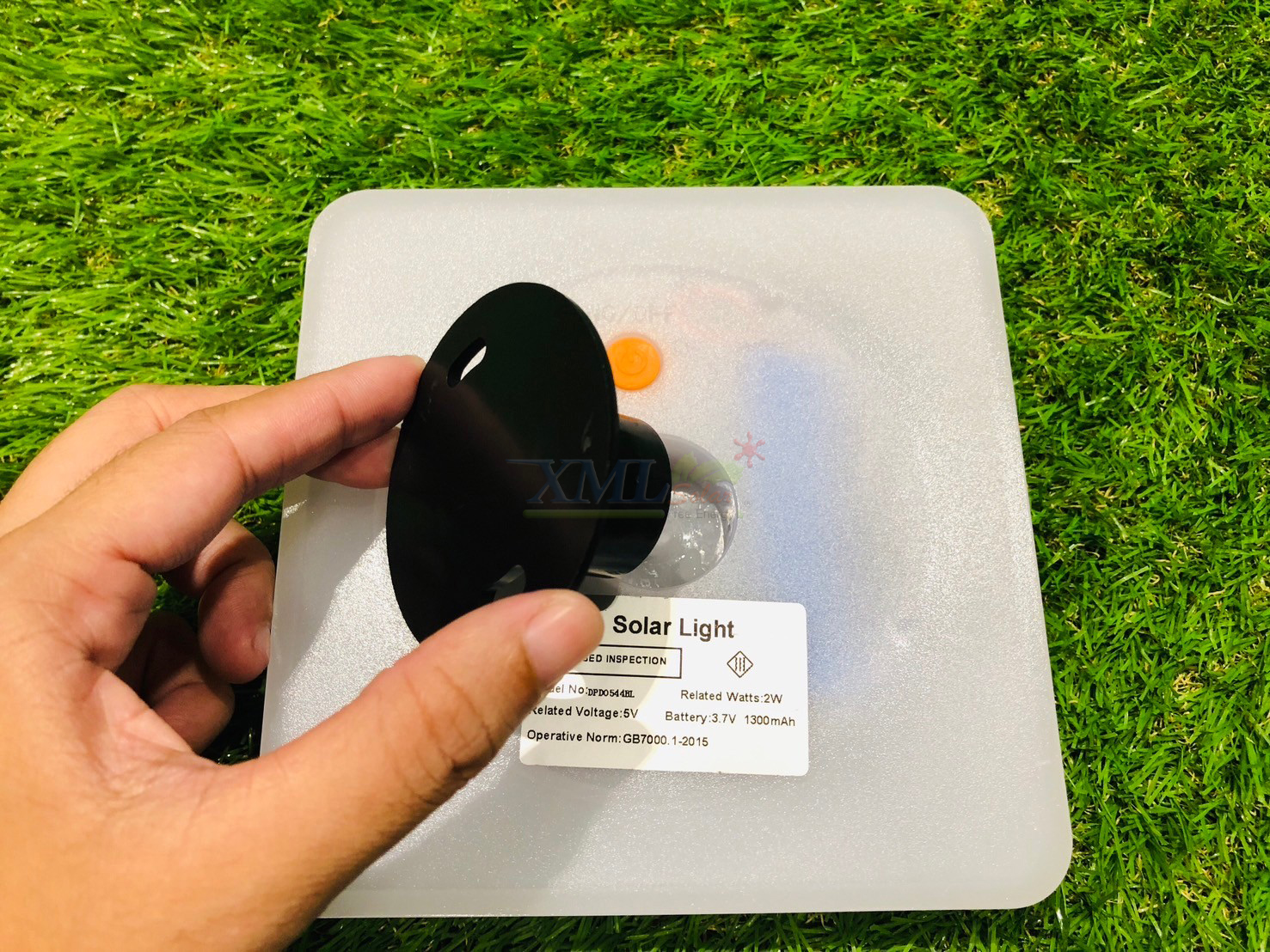 โคมไฟฝังพื้นโซล่าเซลล์ ทรงเหลี่ยม รุ่น DPD-0545 (แสงขาว + เหลืองวอมไวท์)