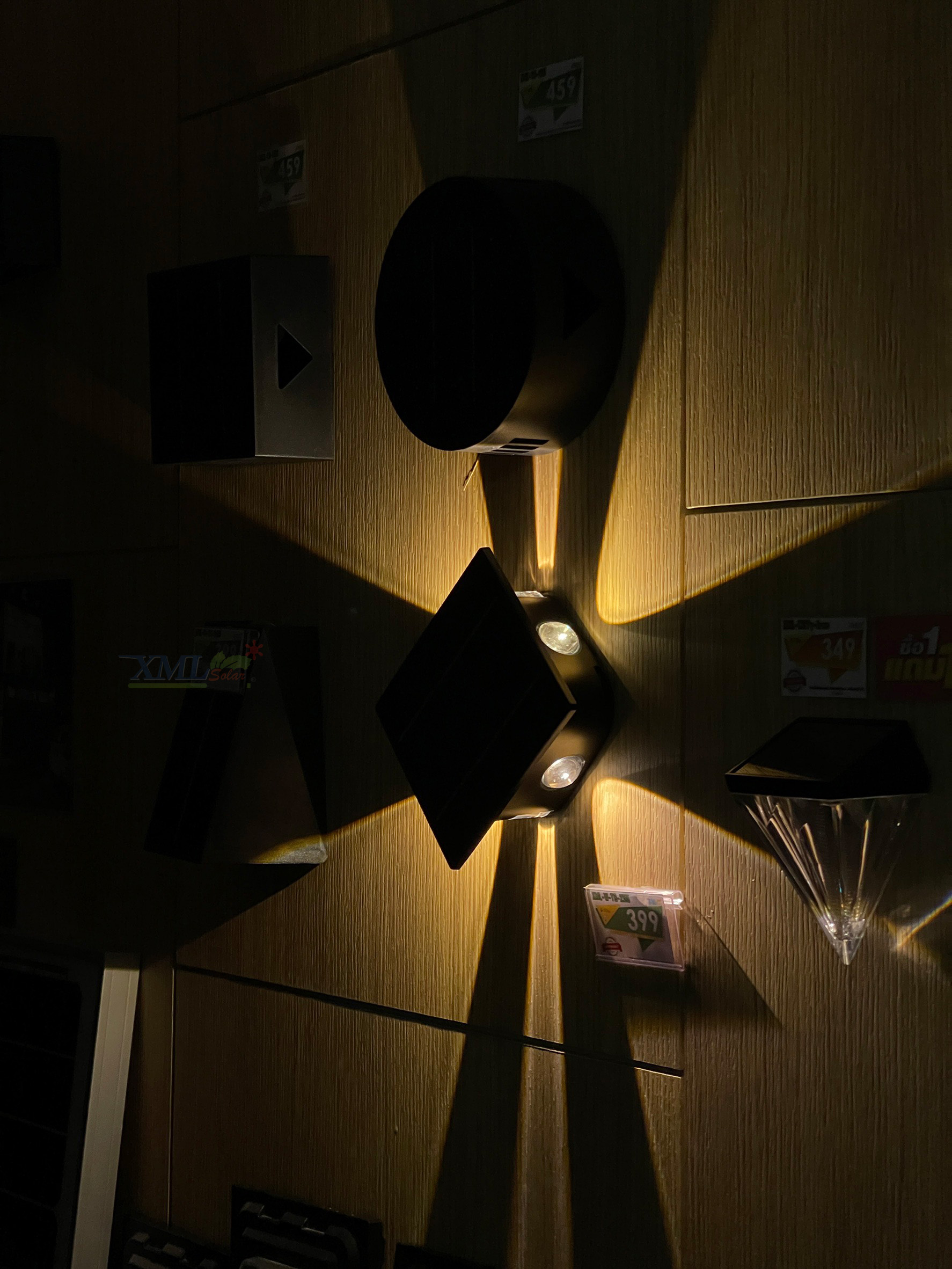 ไฟติดผนังโซล่าเซลล์ รุ่น TB-255 (เปิดได้ 2 แสง)