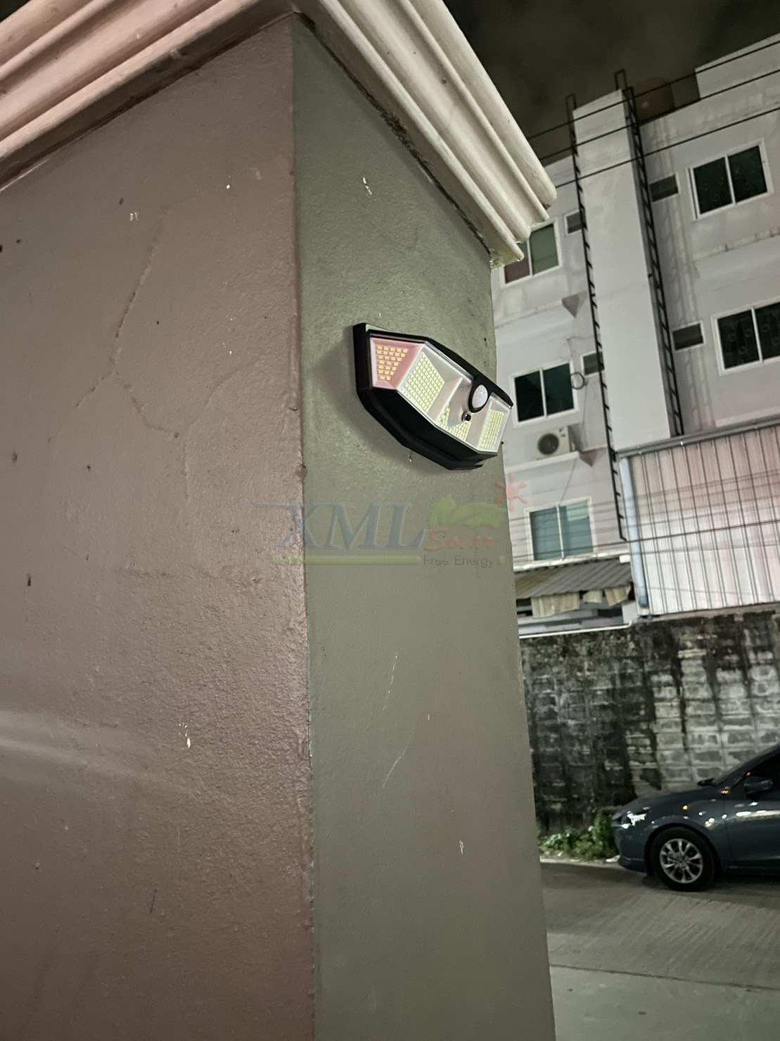 โคมไฟโซล่าเซลล์ติดผนัง รุ่น 308 LED + Motion (เเสง : ขาว)