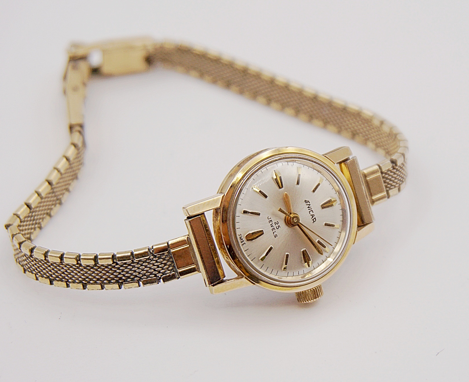 นาฬิกาเก่า ENICAR ไขลาน (สุภาพสตรี)